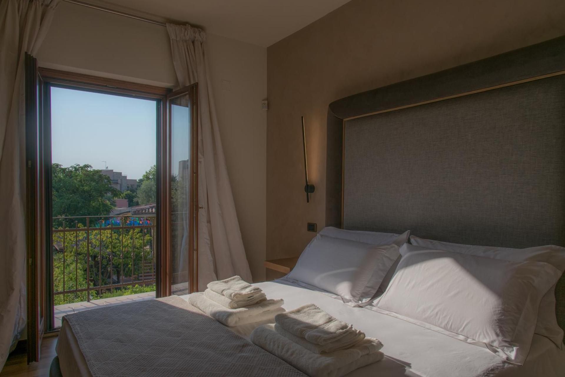 Queen Room with Spa Bath