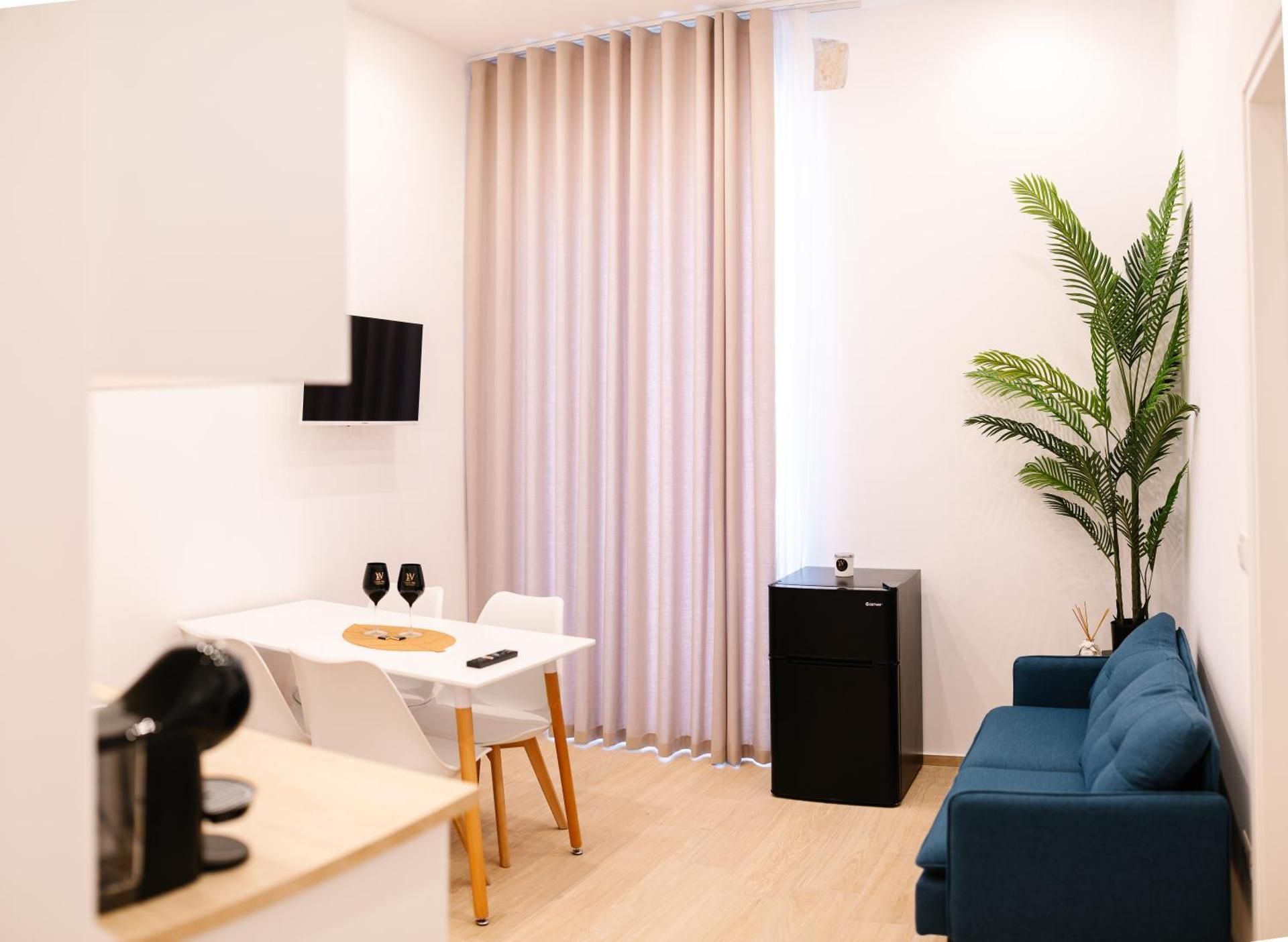 Standard Queen Room