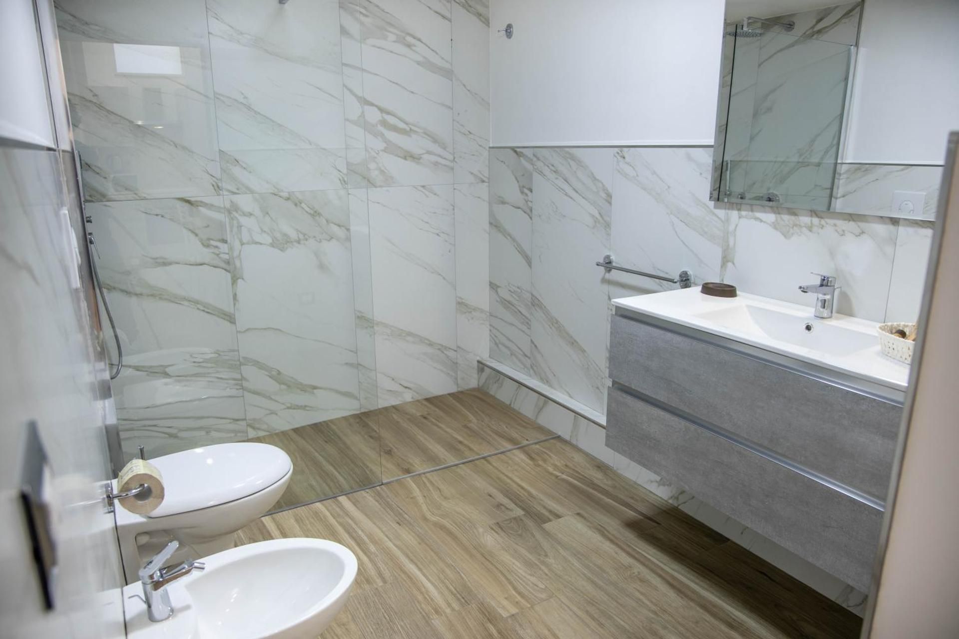 Quadruple Room with Private Bathroom