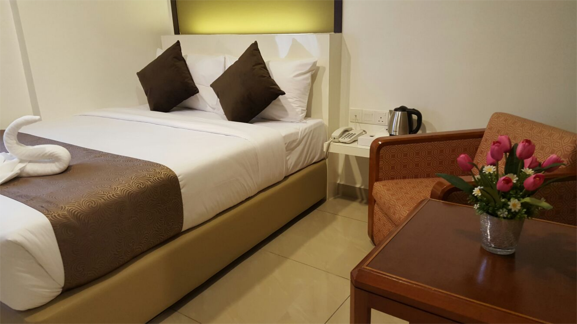 Standard Queen Room