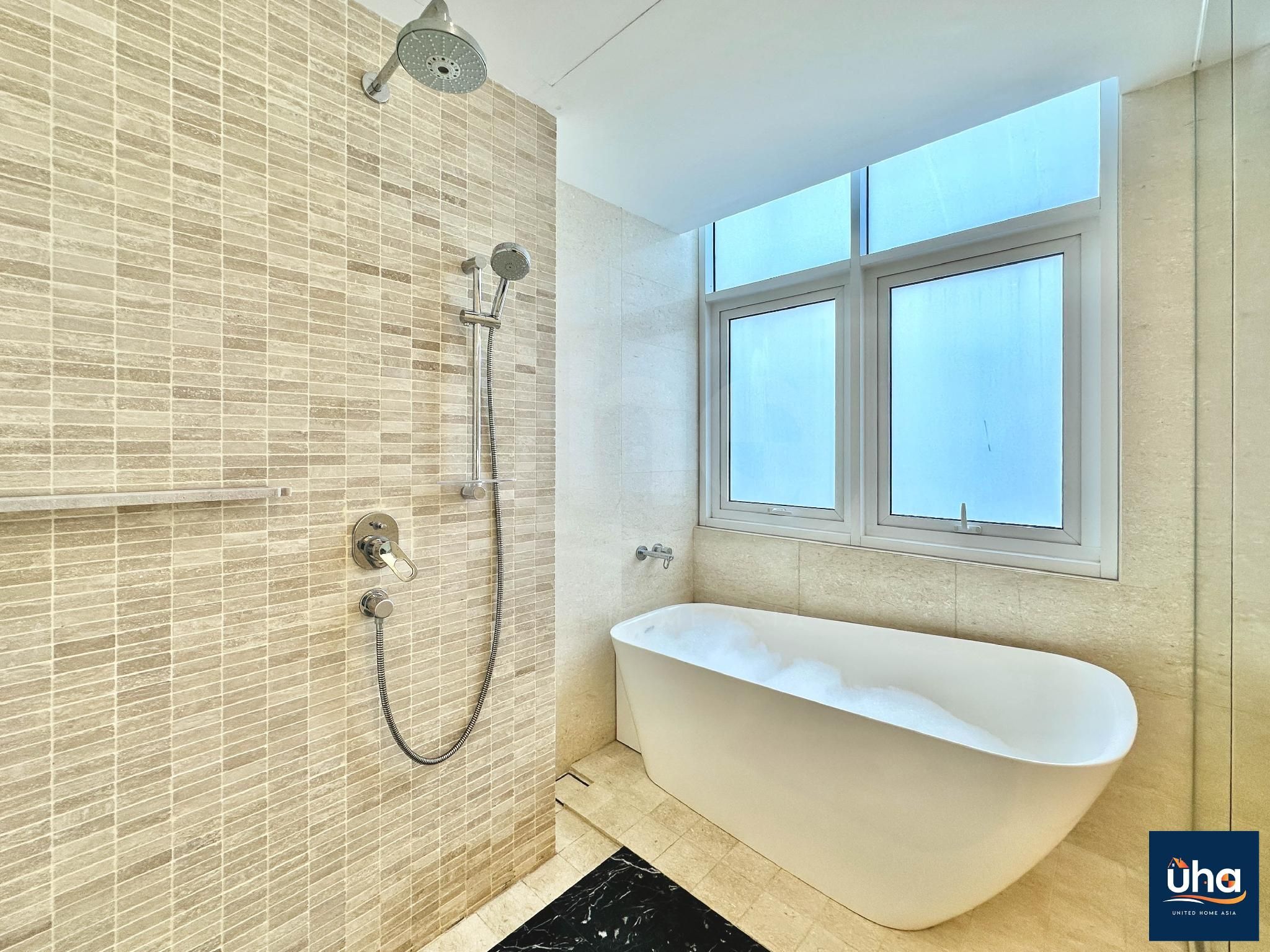 2 Bedroom - 2 Bath Family Superior Suite