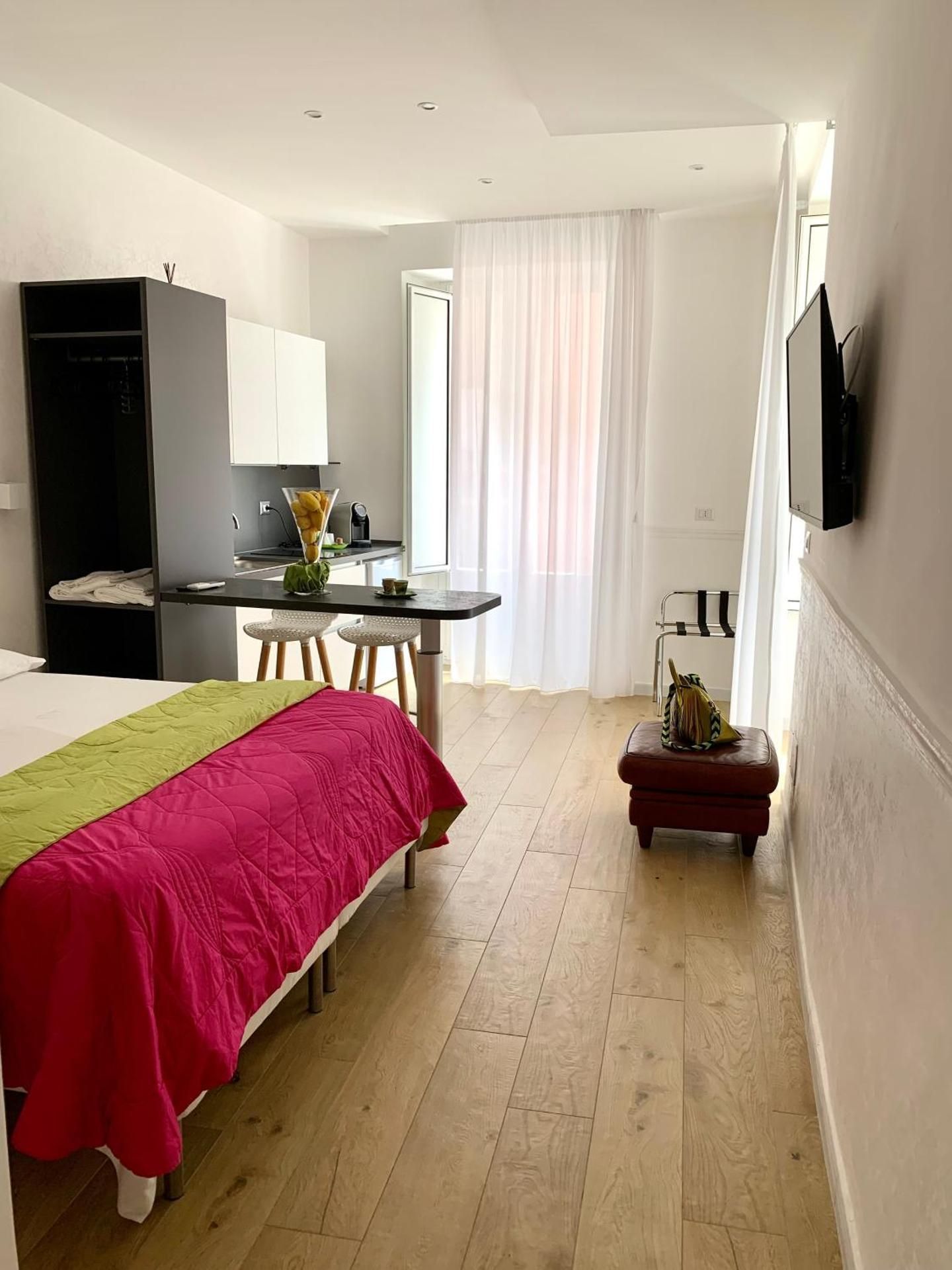 Deluxe Double or Twin Room with City View