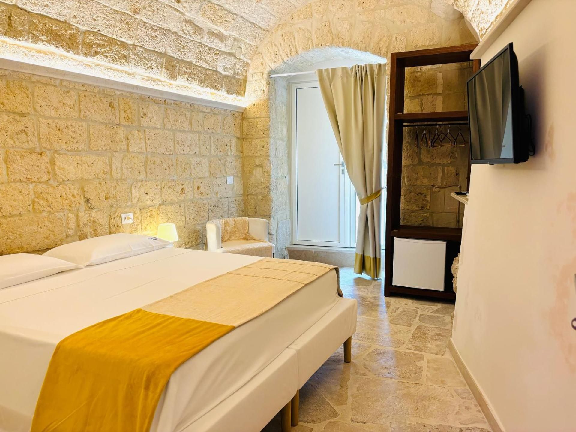 Double or Twin Room with Private Bathroom