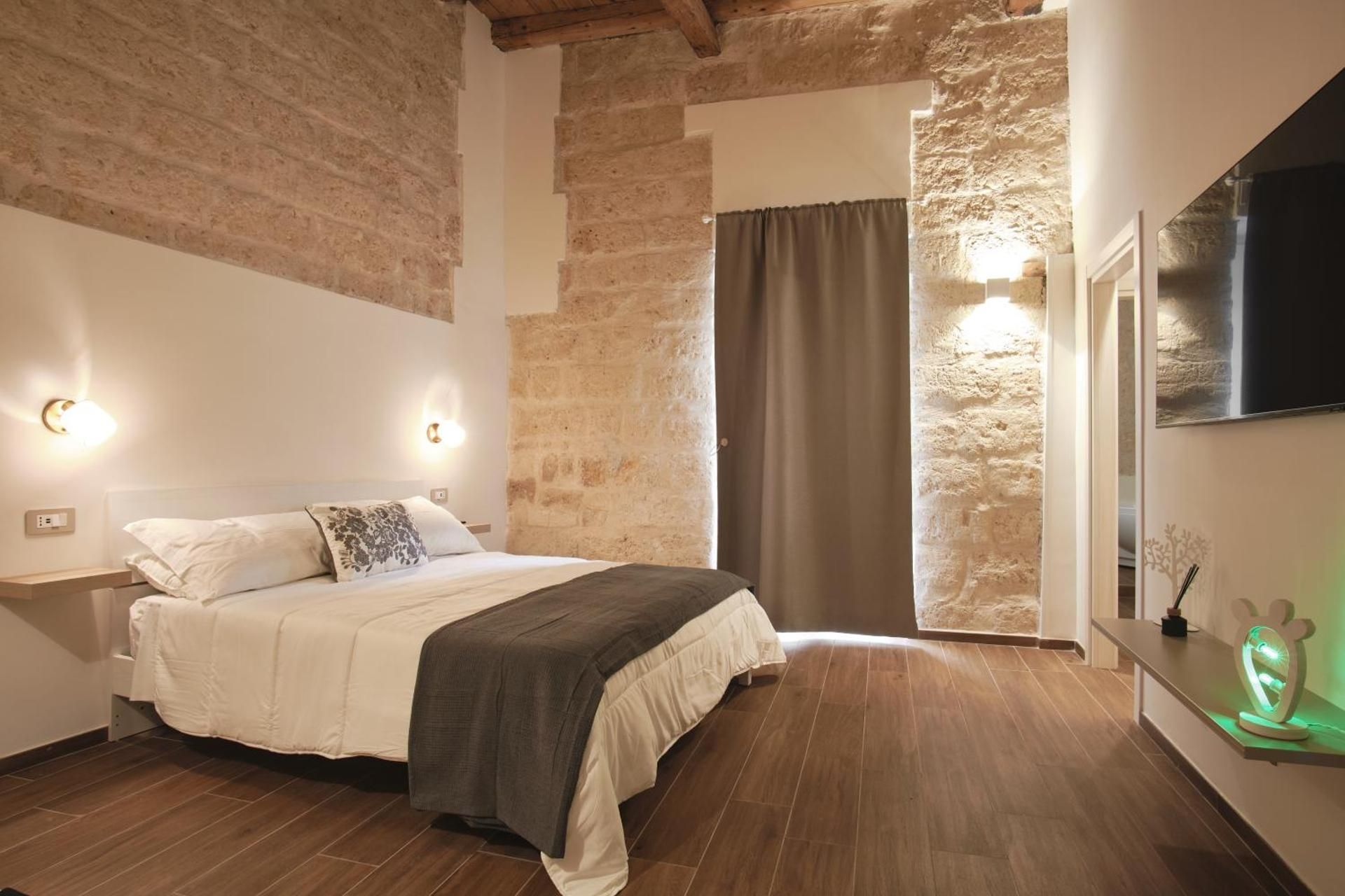 King Room with Spa Bath