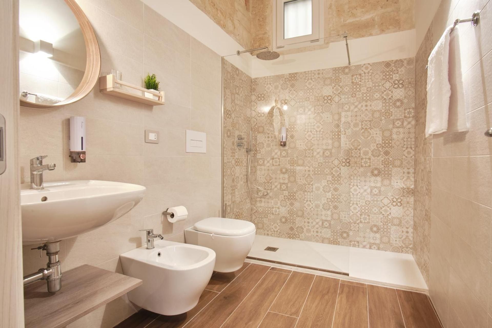 King Room with Spa Bath