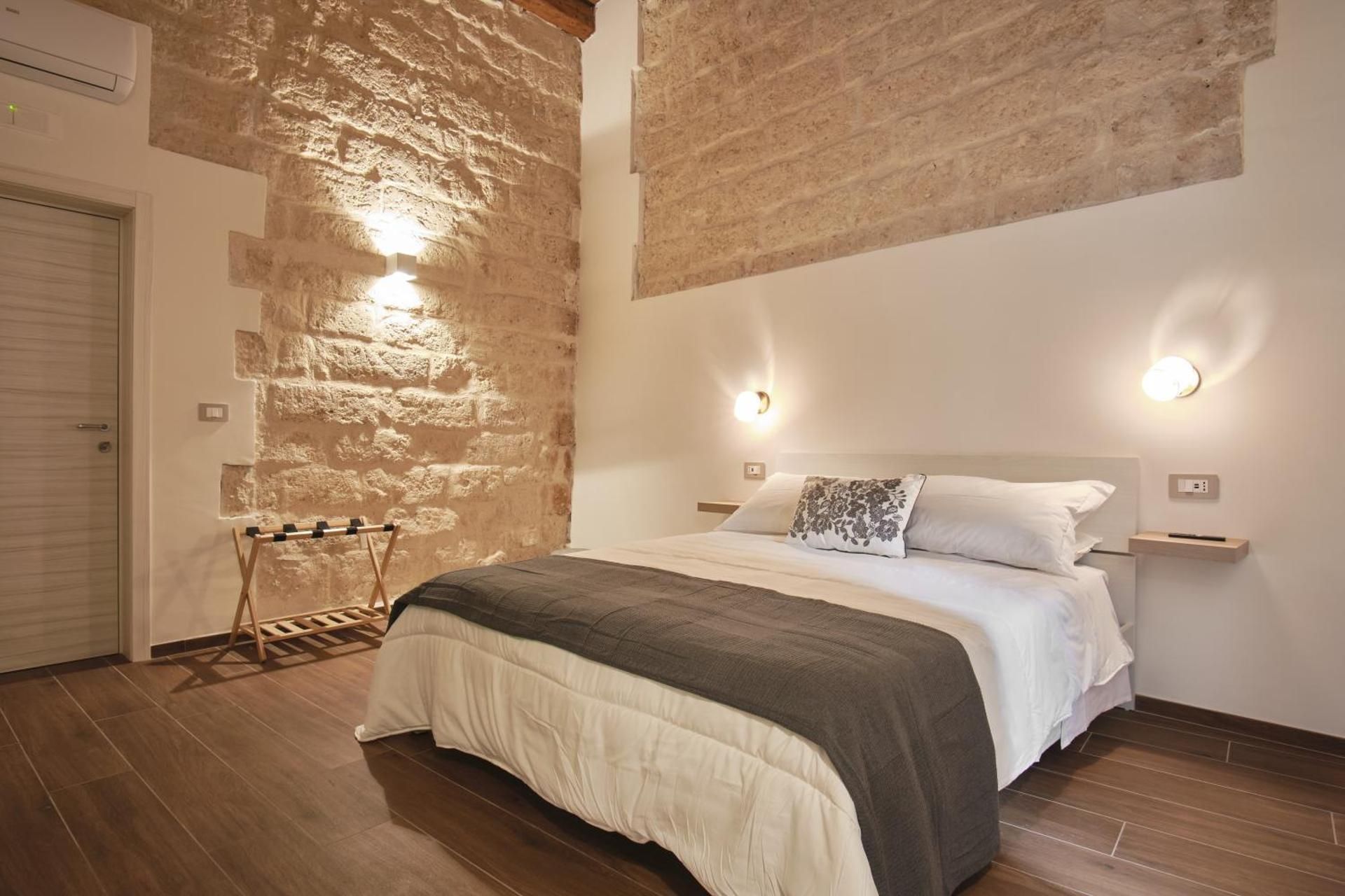 King Room with Spa Bath