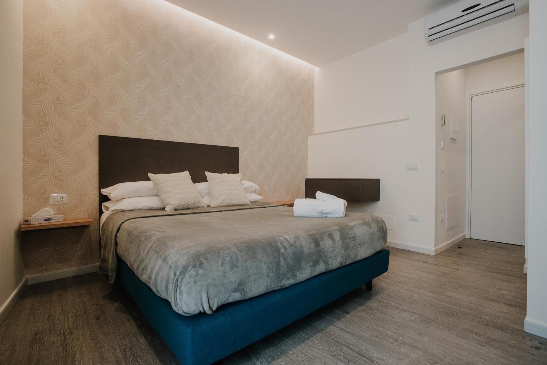 King Room with Spa Bath