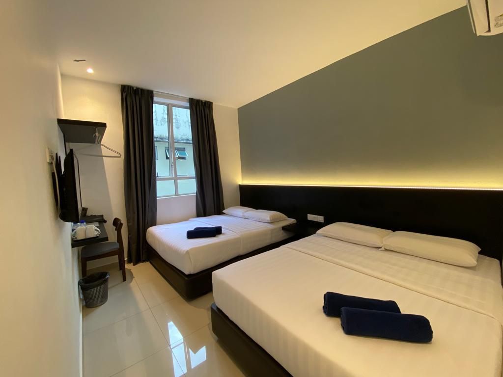 Suite Family Room