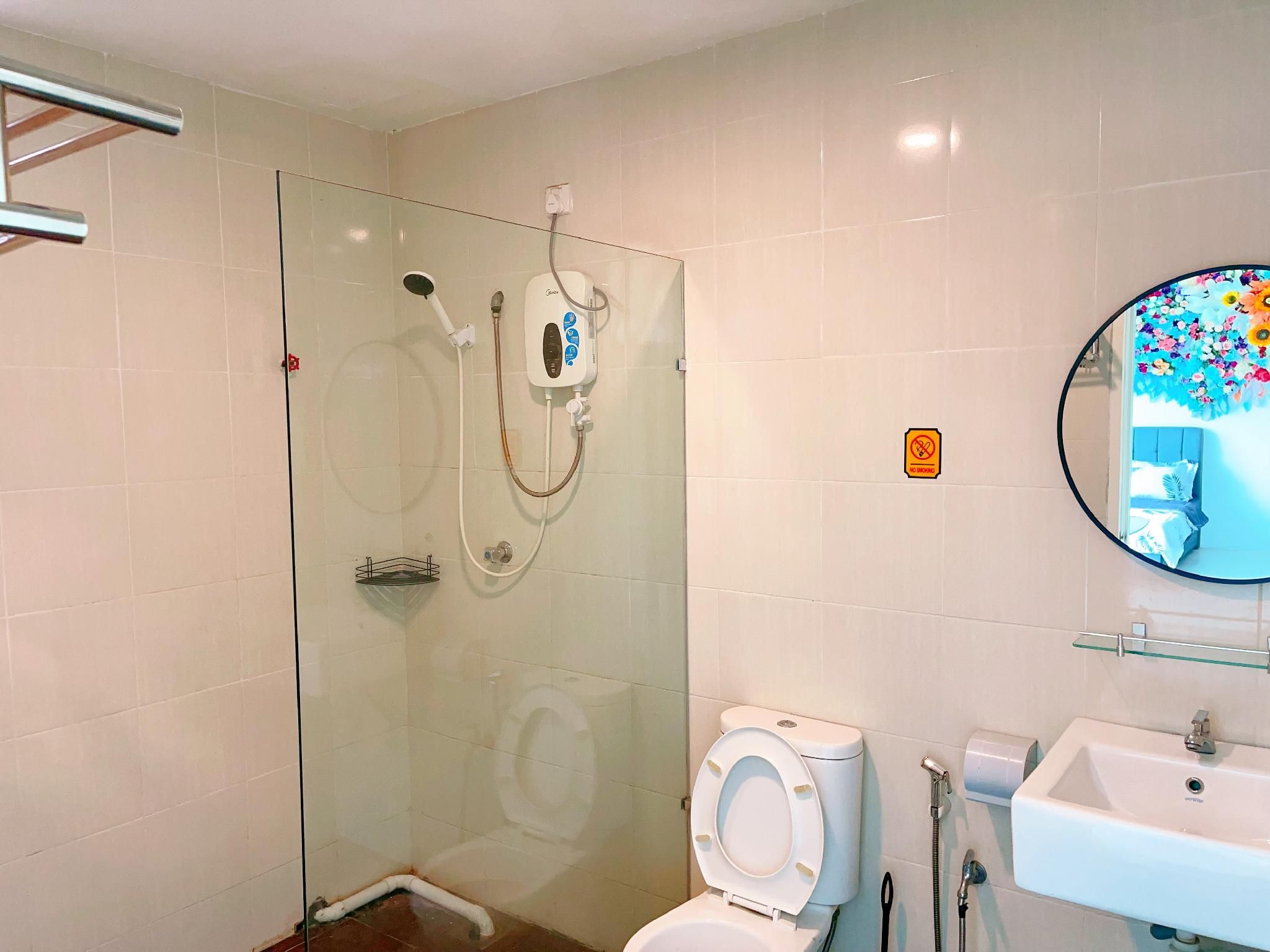 Deluxe Queen Suite
