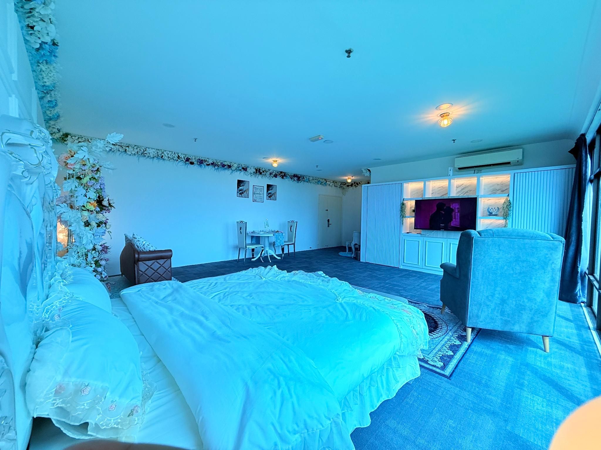 Luxury - King Bed