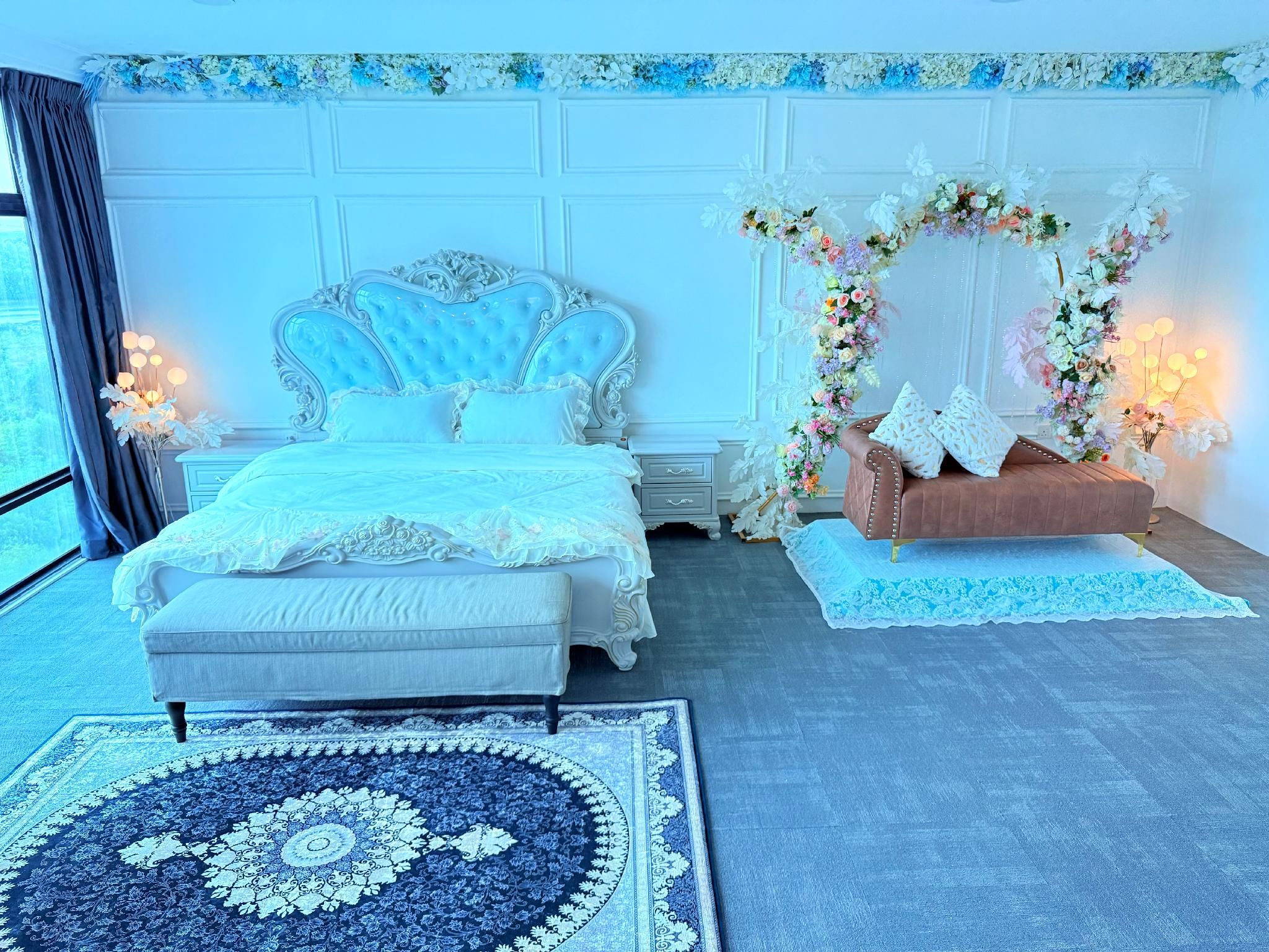 Luxury - King Bed