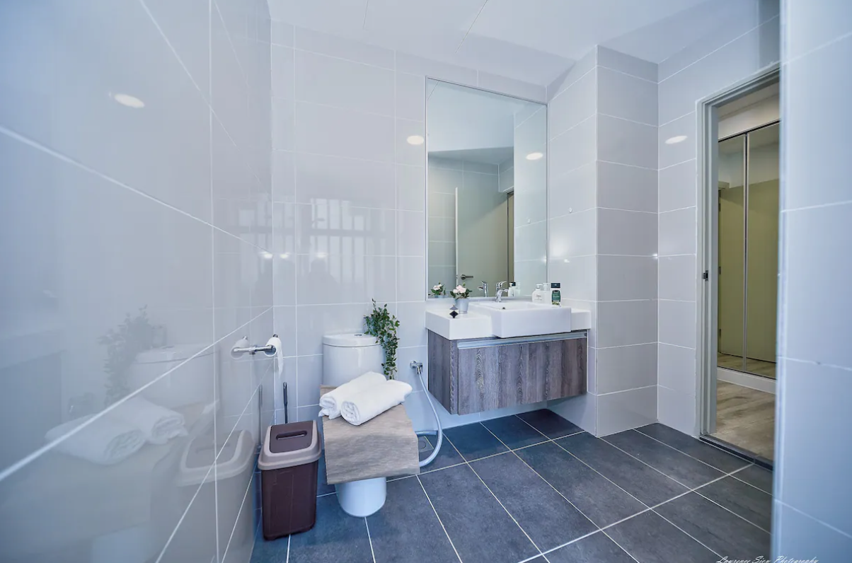 2 Bedroom - 2 Bath Suite
