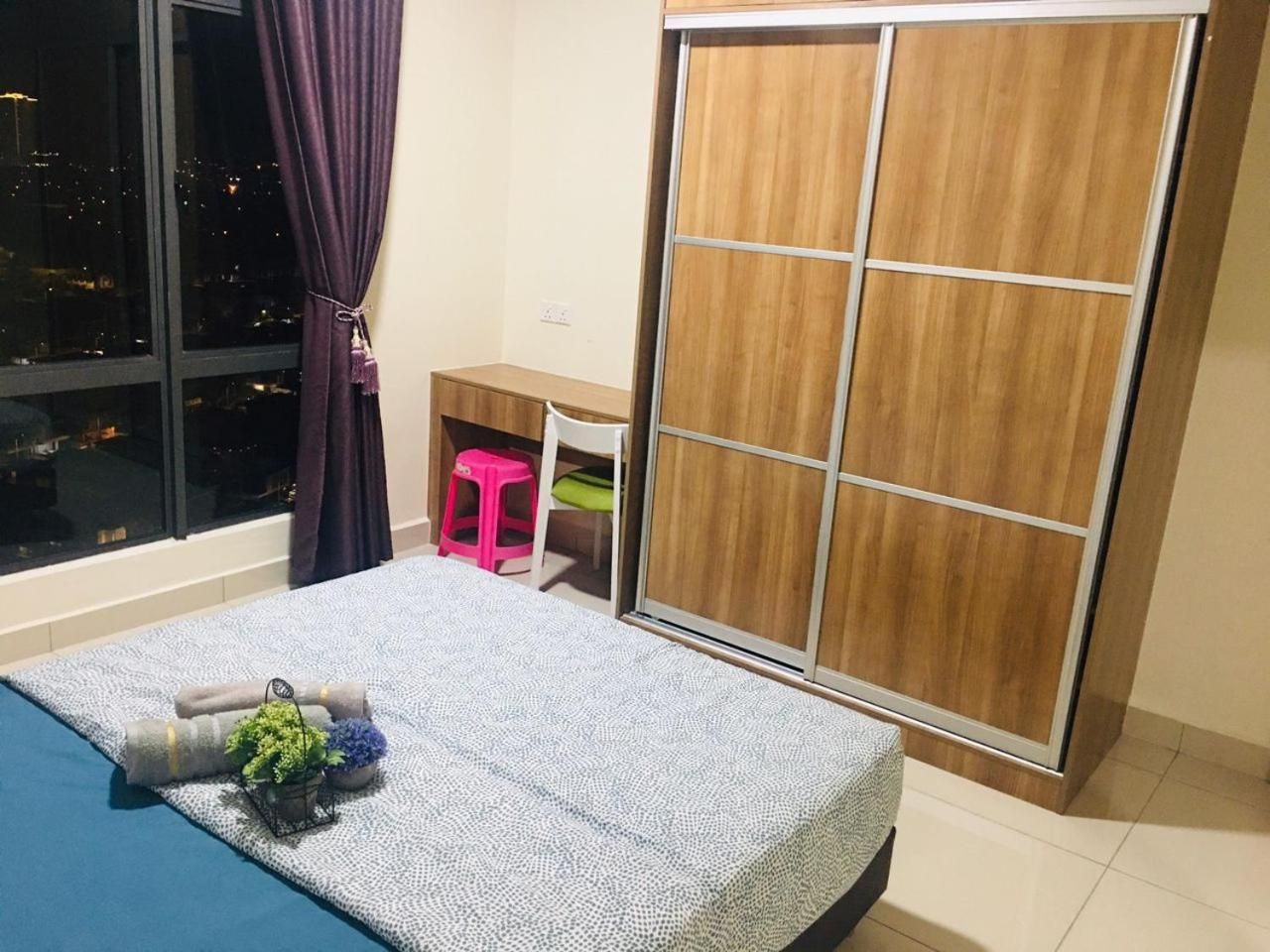 Apartment with City View