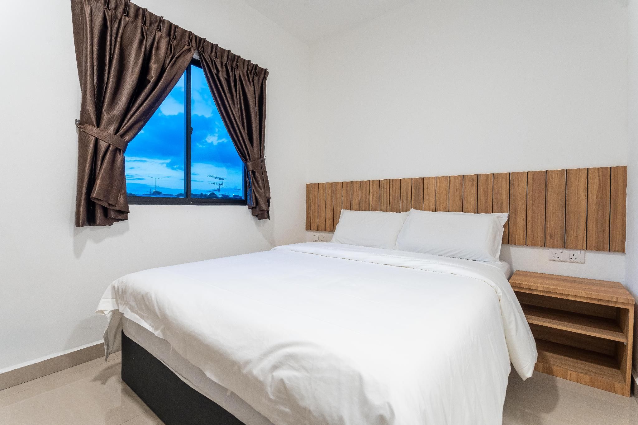 TKT Guesthouse Deluxe Double or Twin 2