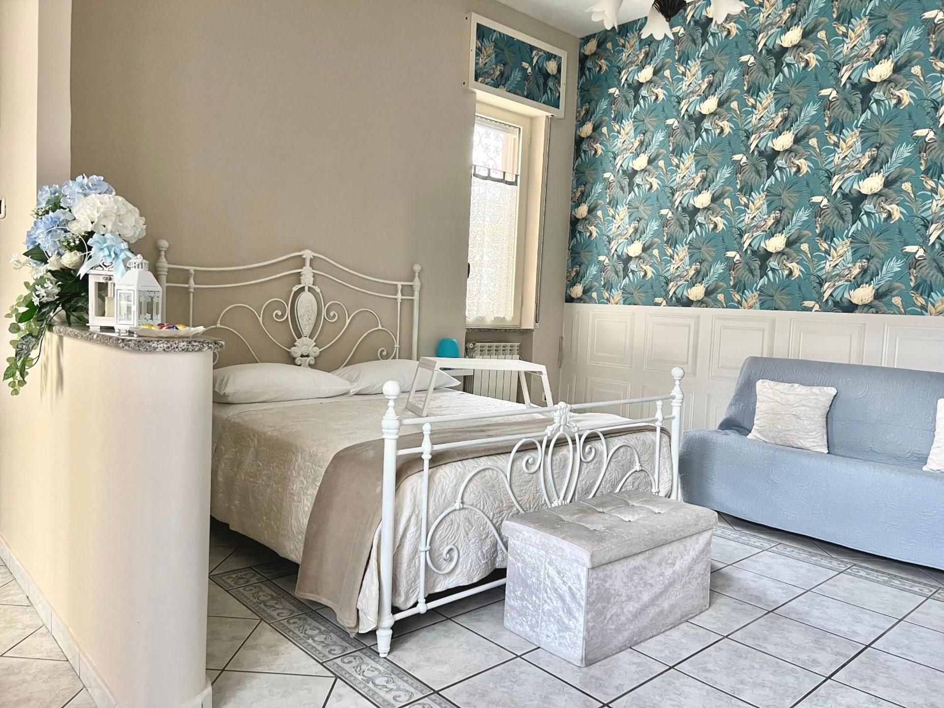 Royal House Trecase Large Double Room 2