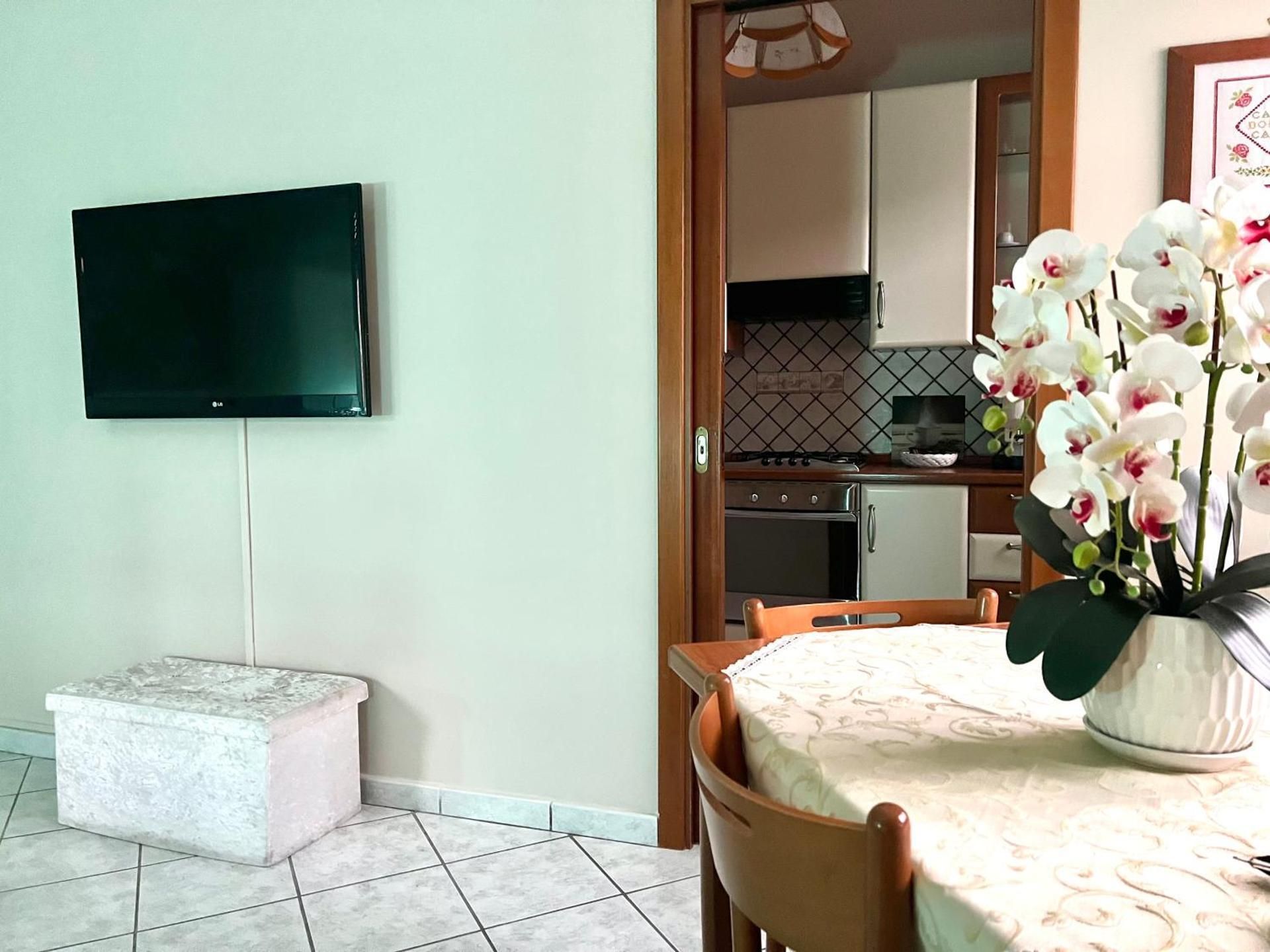 shared lounge/tv area