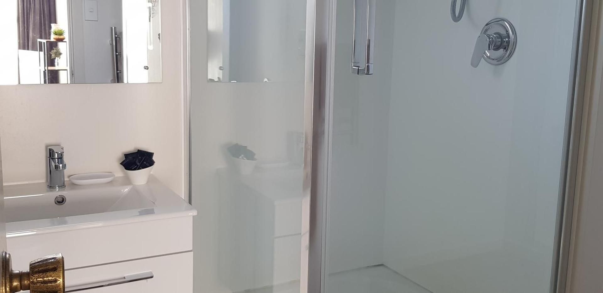 Golden Leaf Apartments Studio Apartment 2