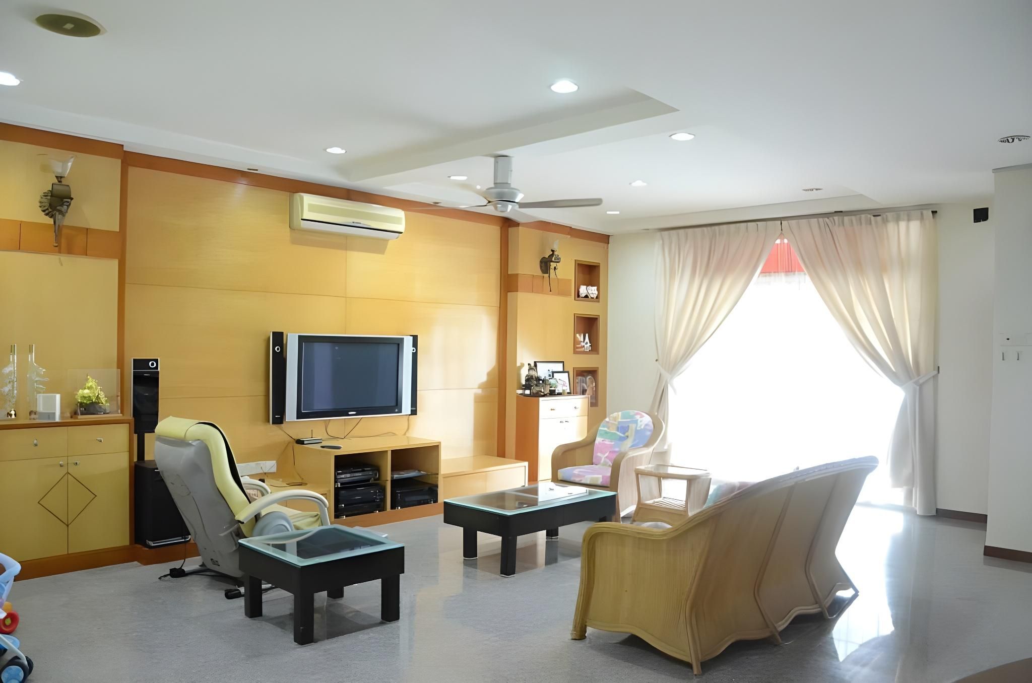 Deluxe Family Room