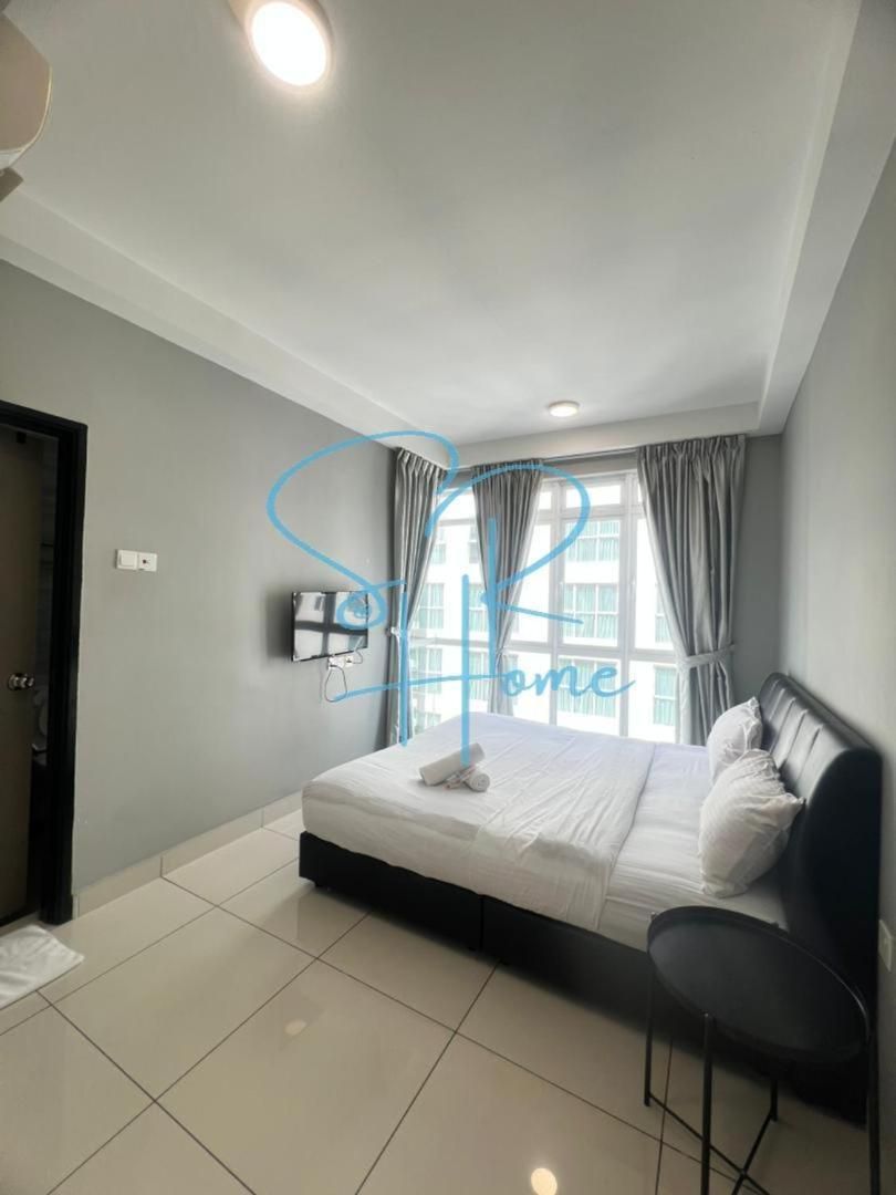 Three-Bedroom Apartment with Balcony