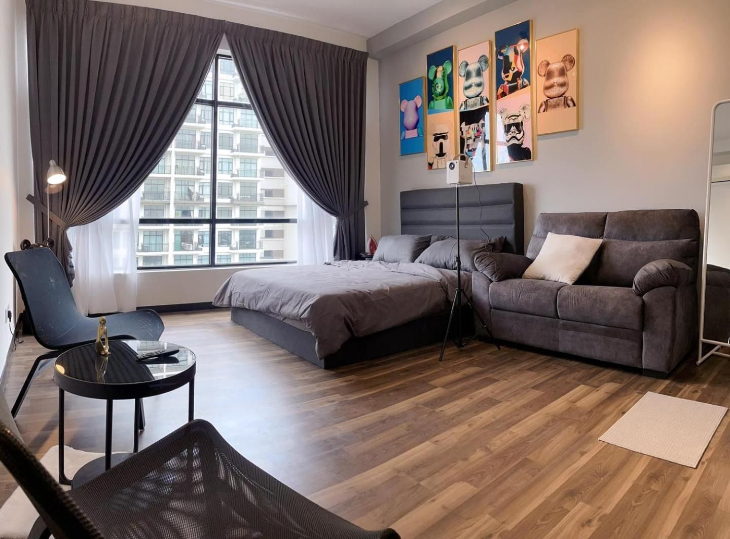 Four-Bedroom Luxury Apartment