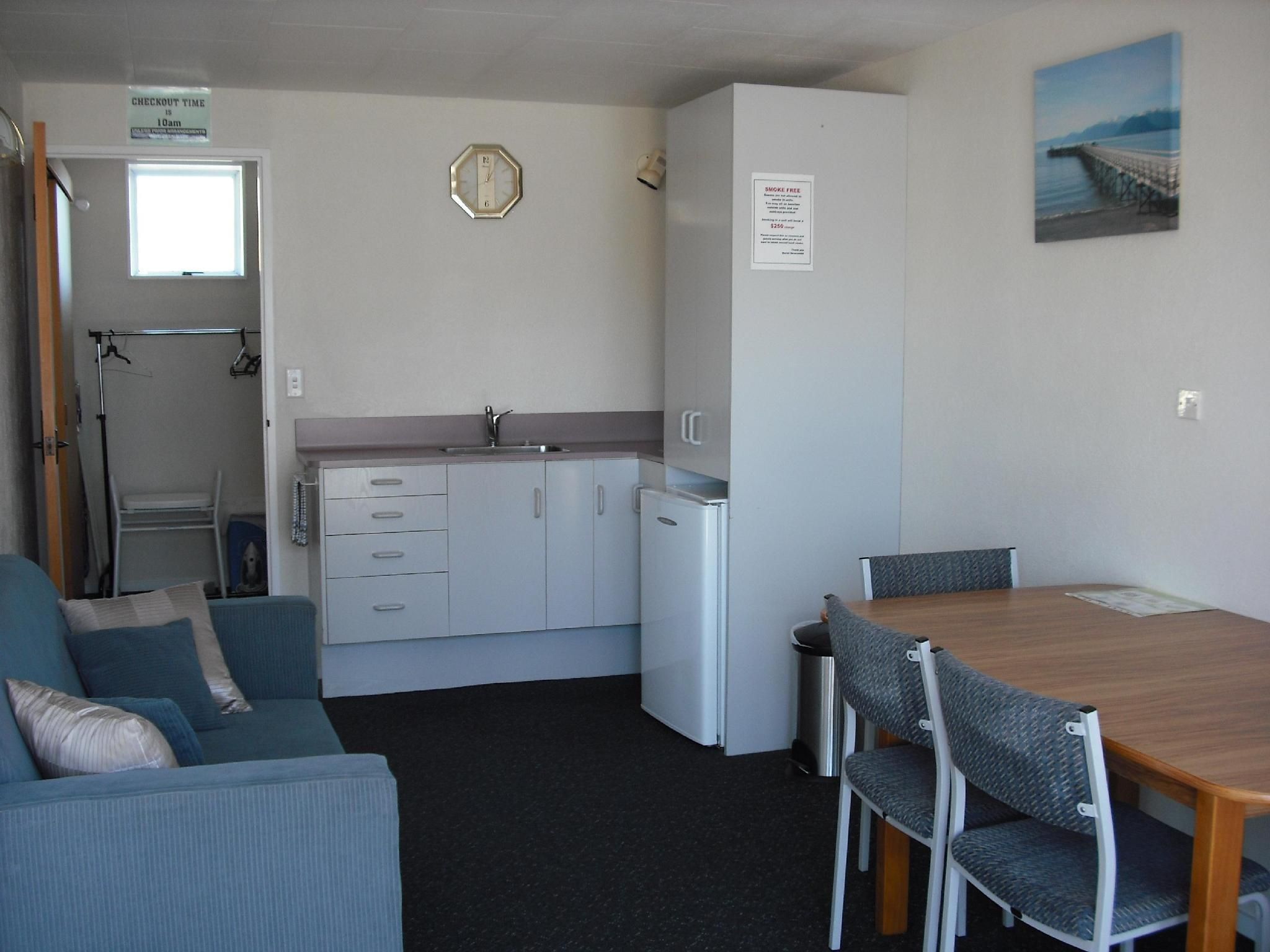 554 Moana Court Motel