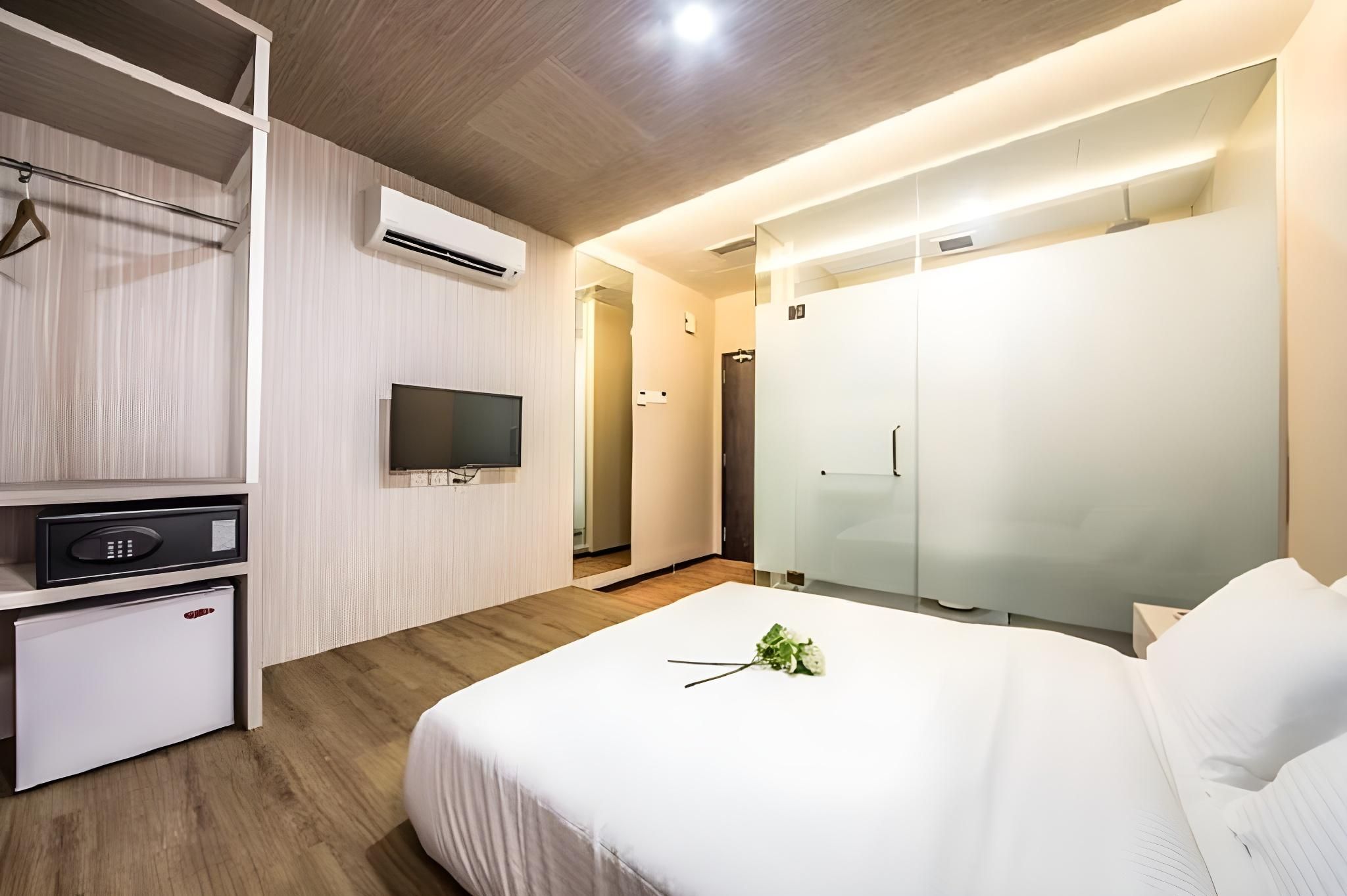 Standard Queen Room