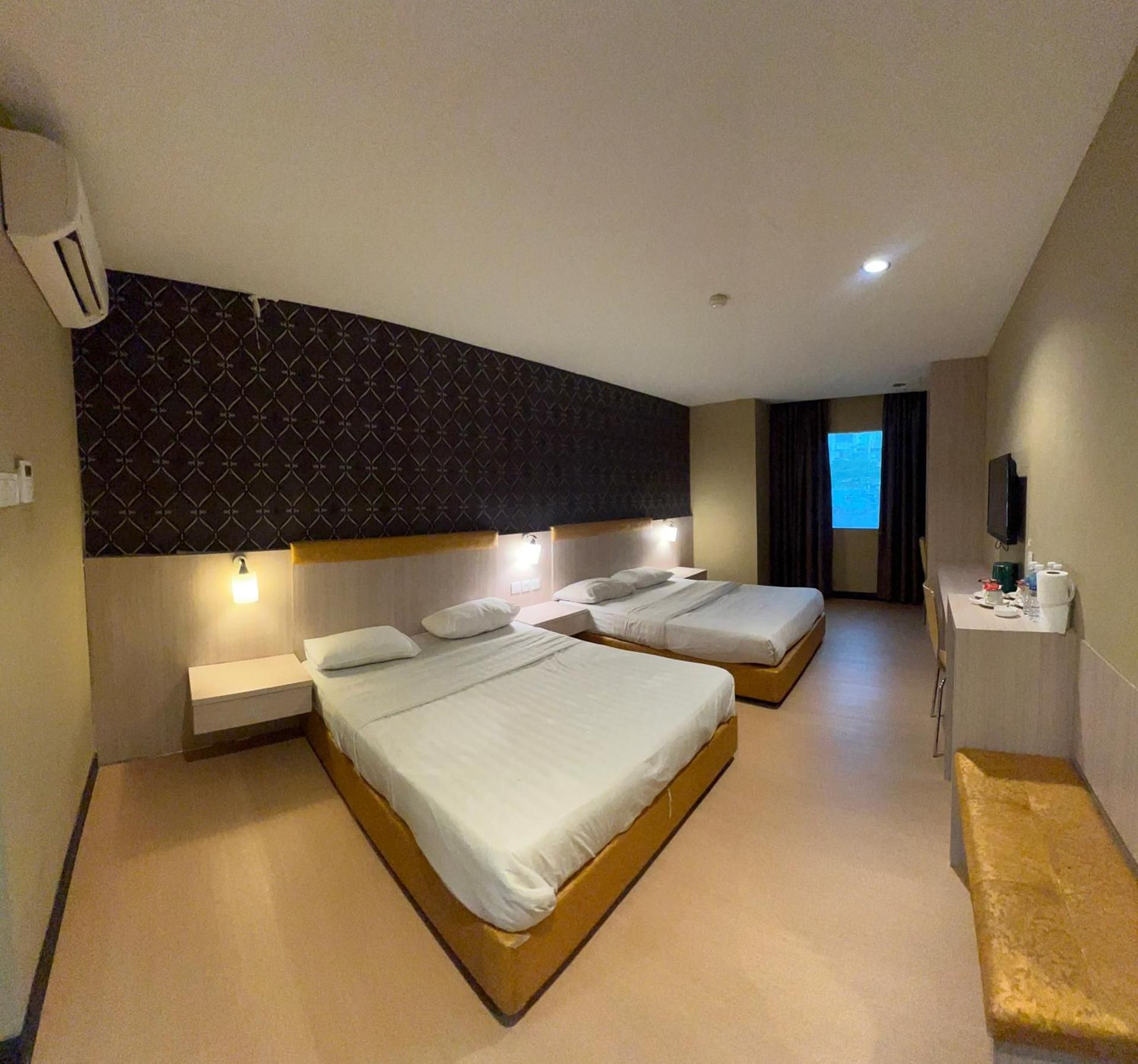 Deluxe Family Room