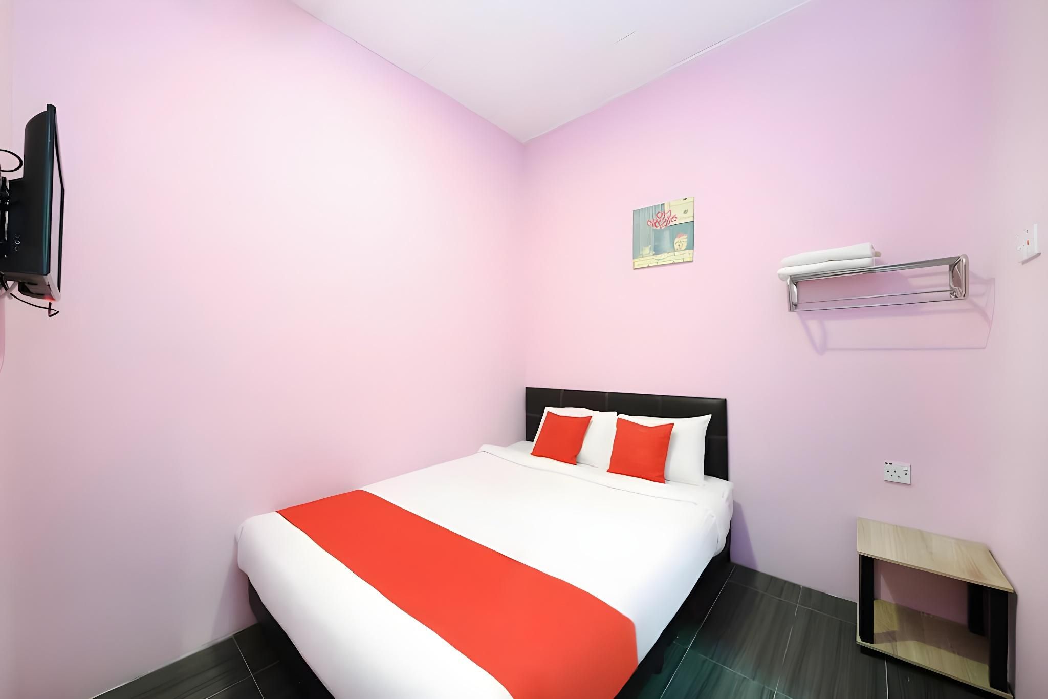 Standard Queen Room