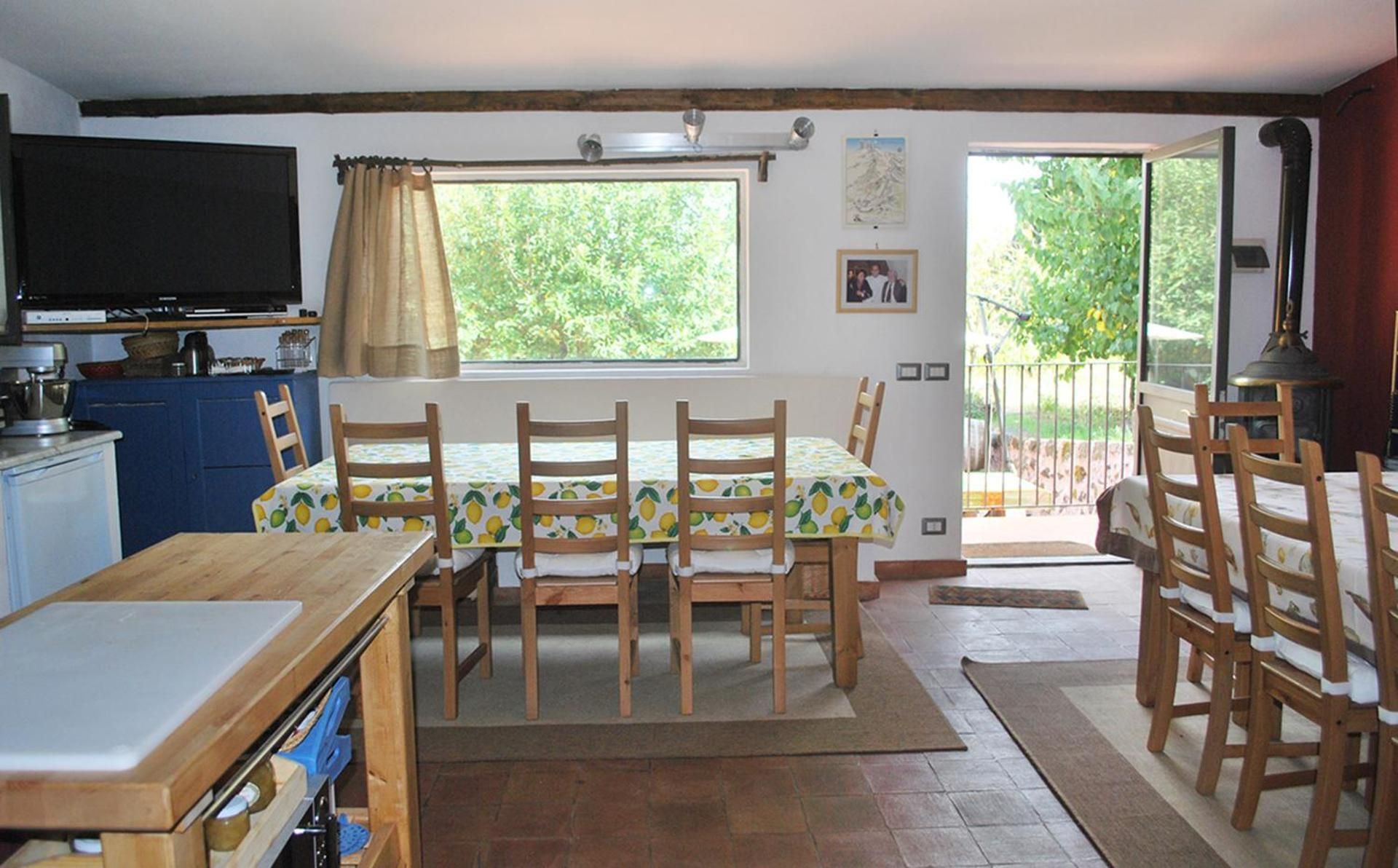 shared lounge/tv area