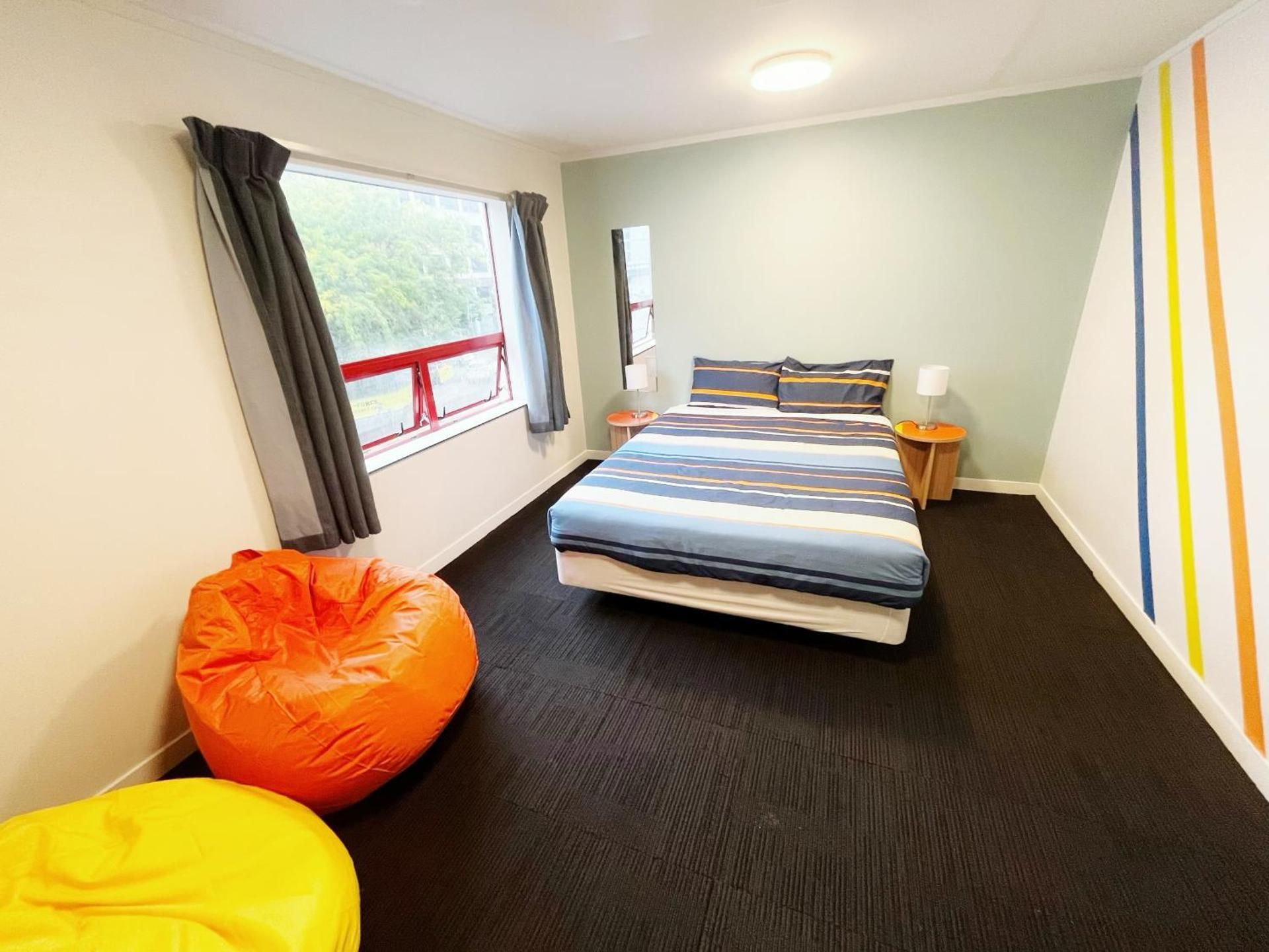 United Auckland Double Room with Shared Bathroom