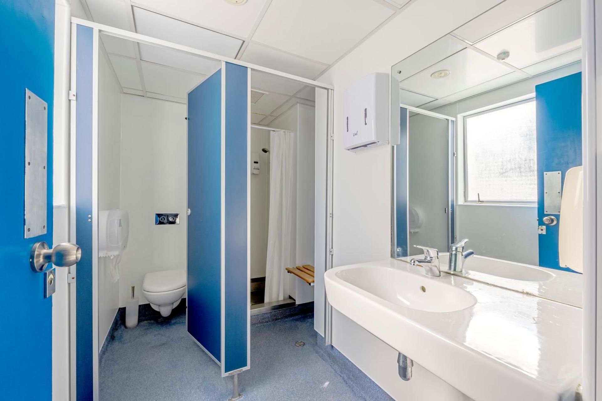 United Auckland Double Room with Shared Bathroom 3