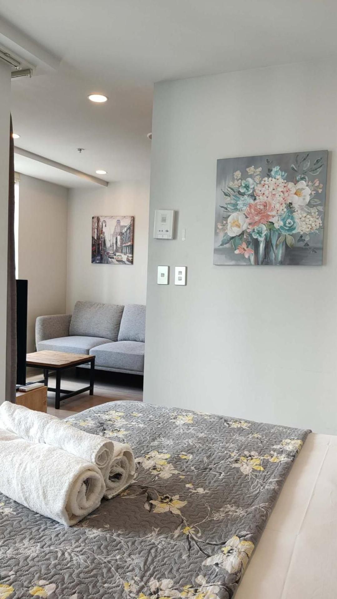 Sky Stars Essential Reserve Apartment with Balcony 2