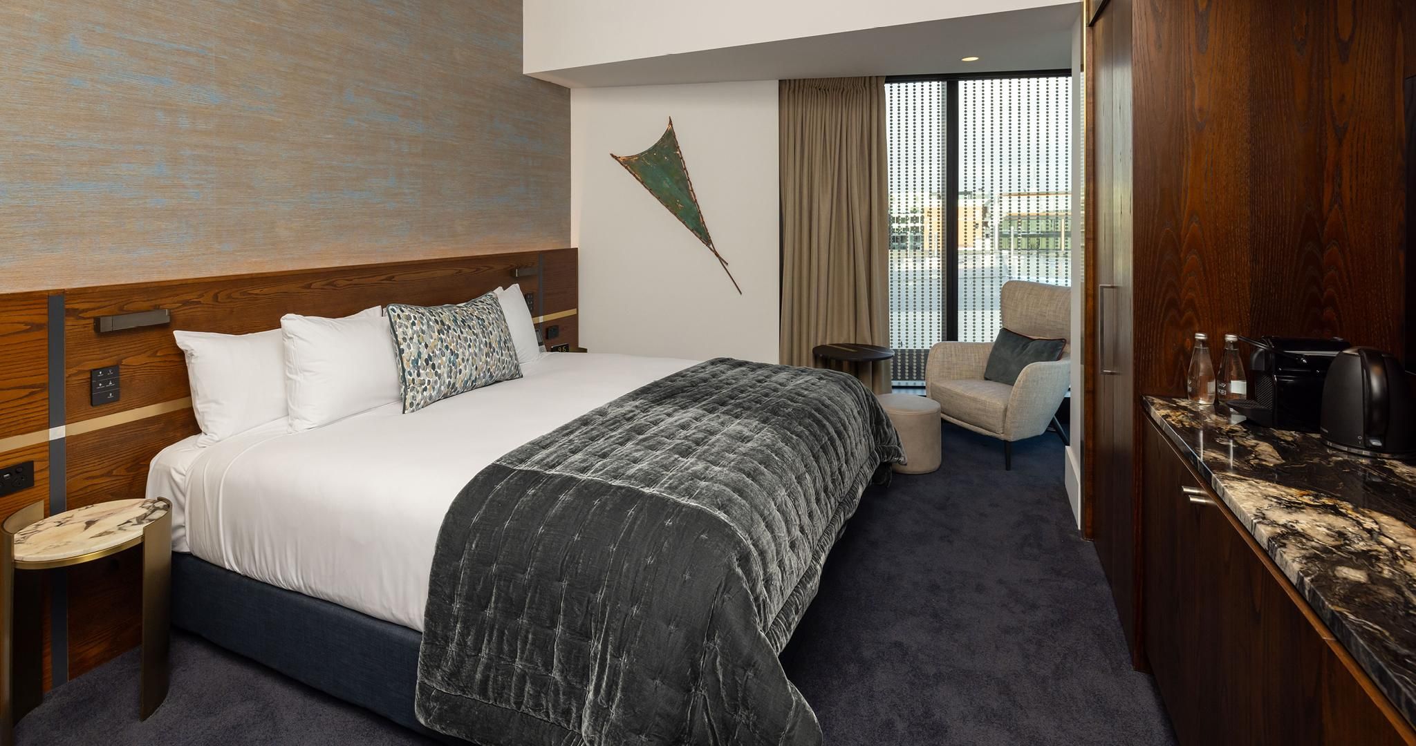 Vantage King Room