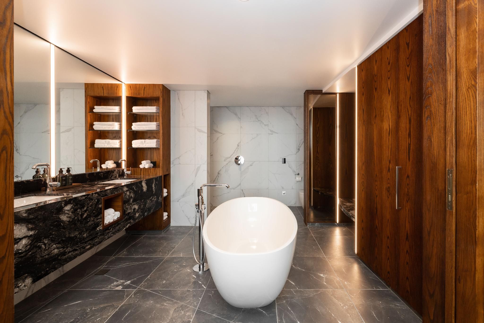 Horizon Executive King Suite