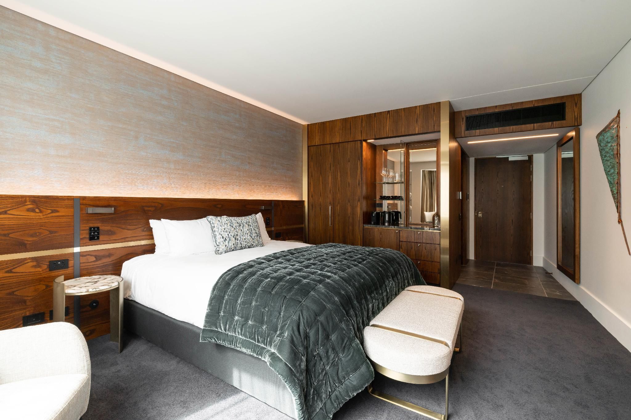 Elite Room