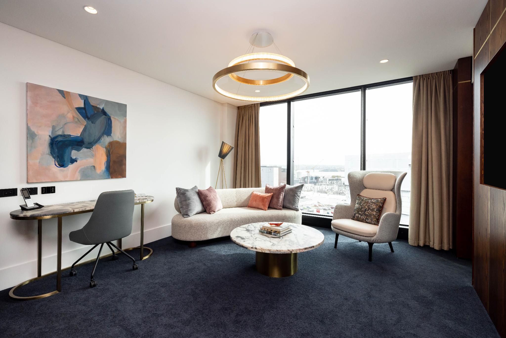Horizon Executive King Suite