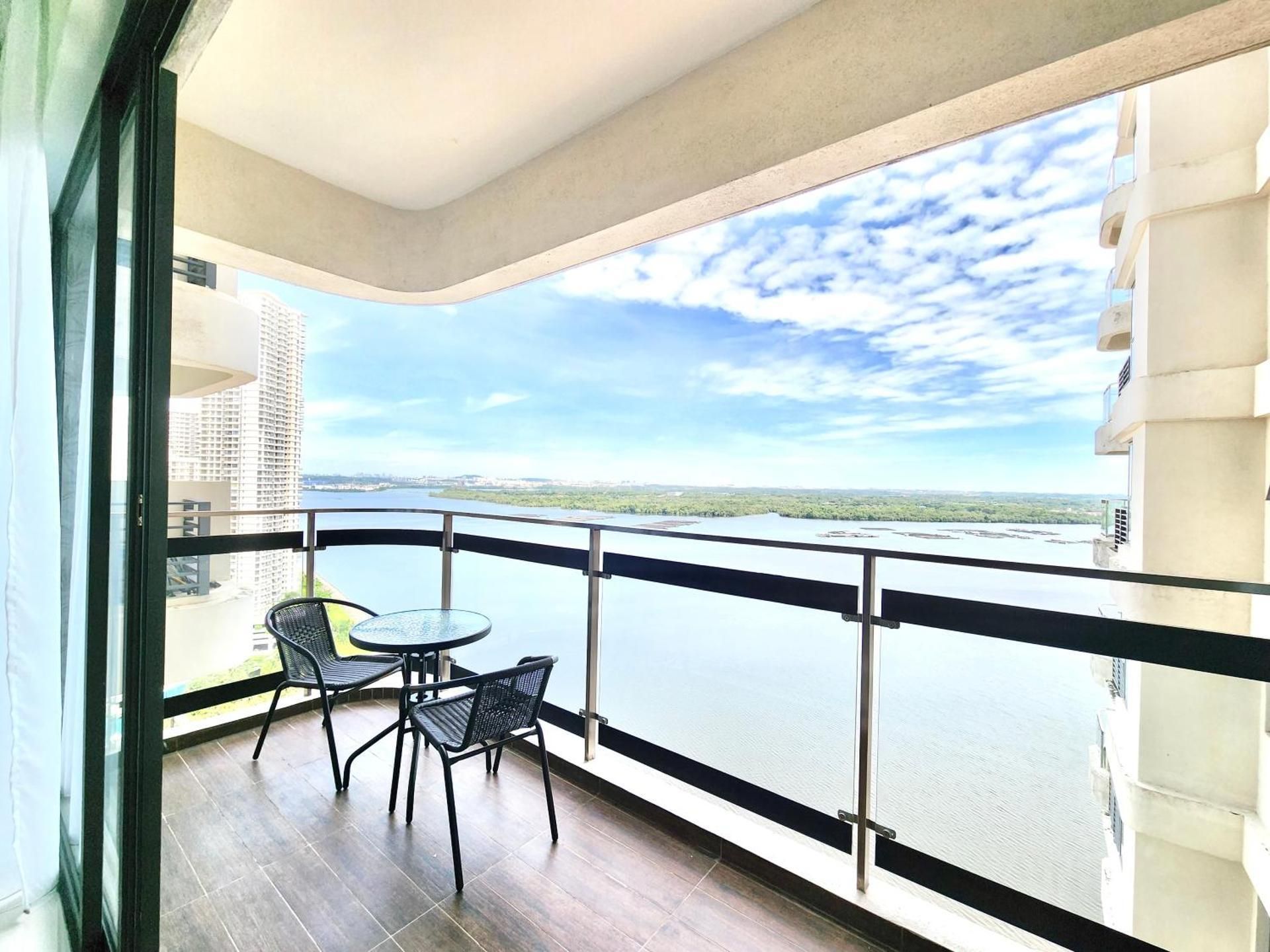 Three-Bedroom Apartment with Balcony