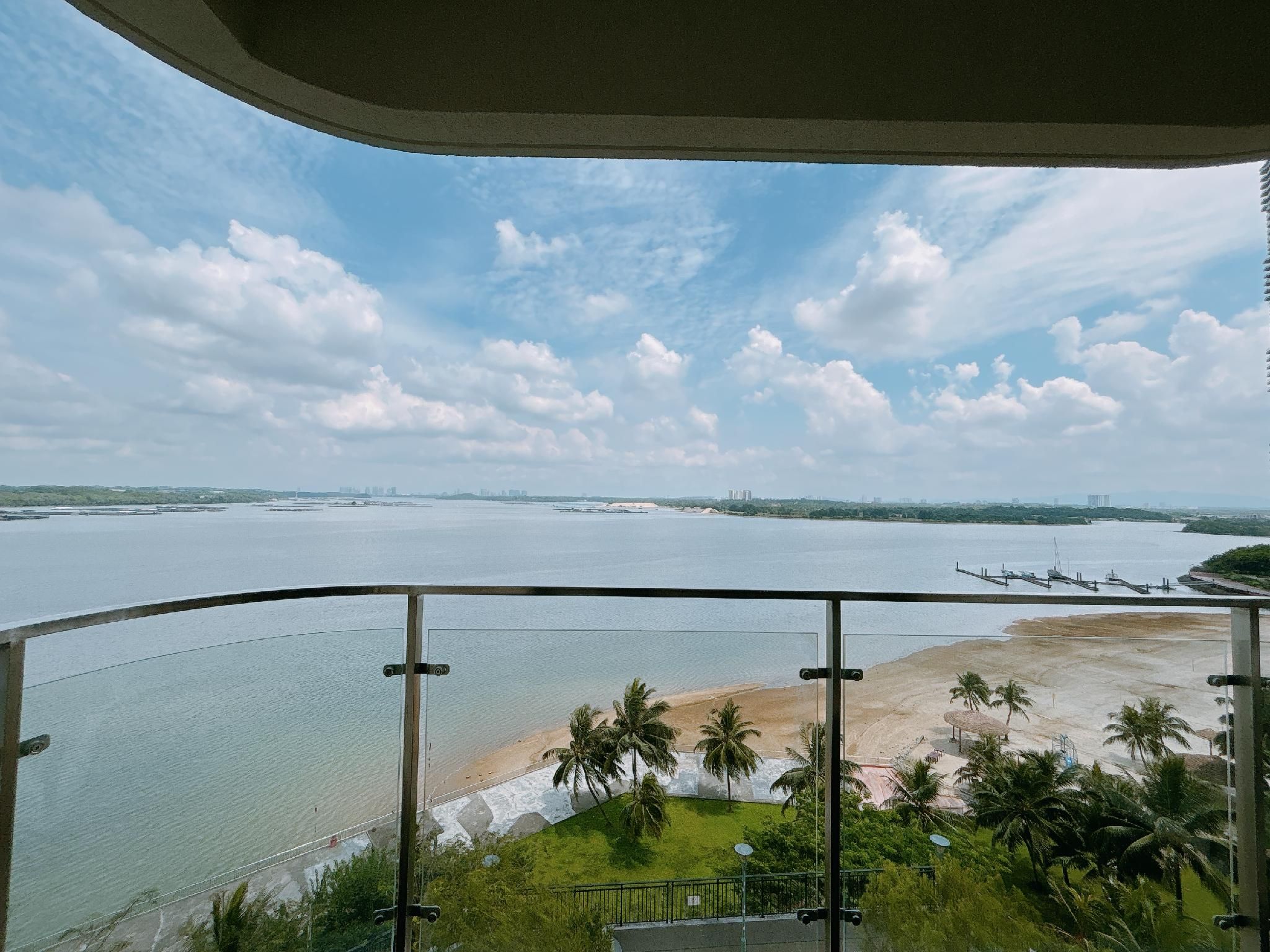 Seaview Beachfront Room