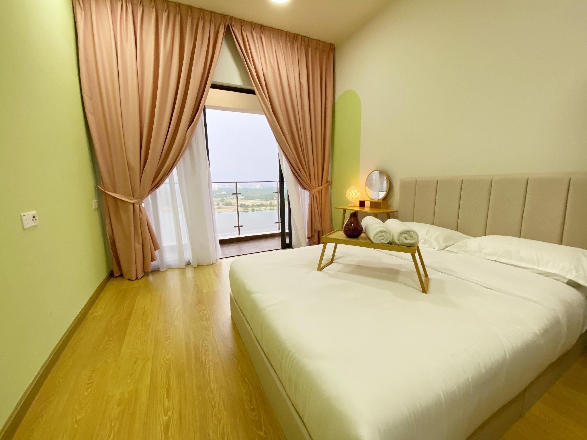 Sea View Queen