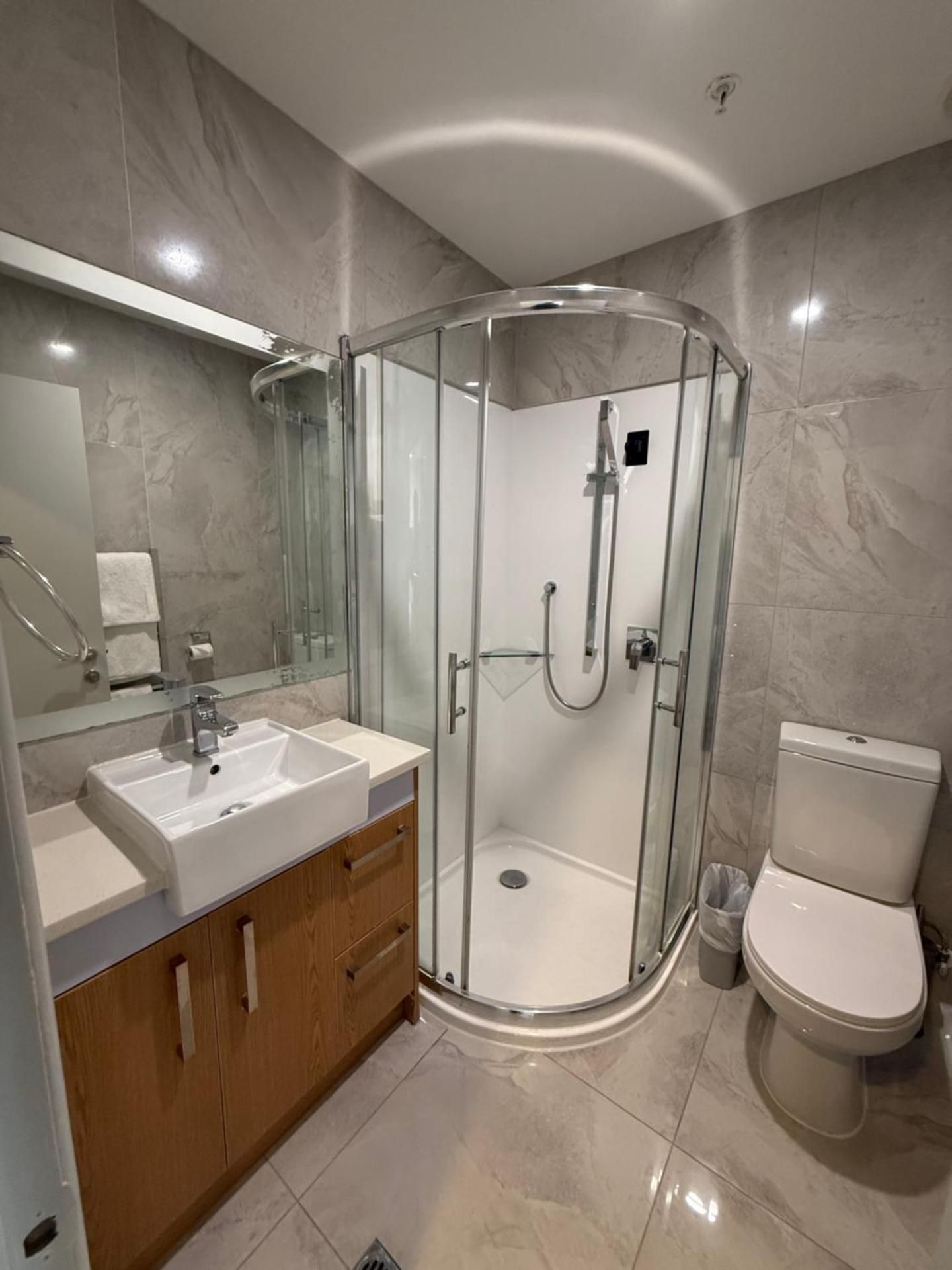 Deluxe Queen Suite