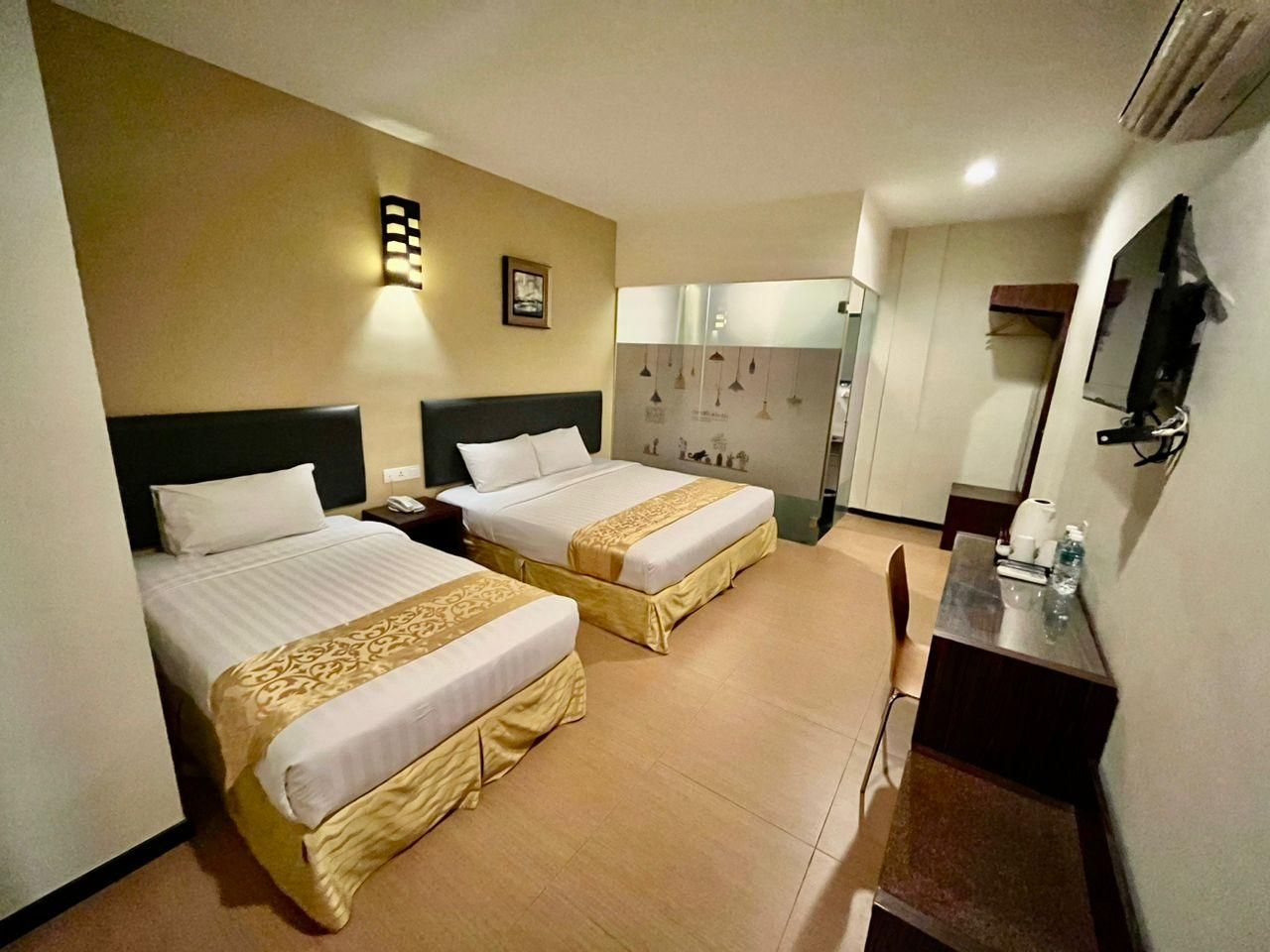 Triple Family Room