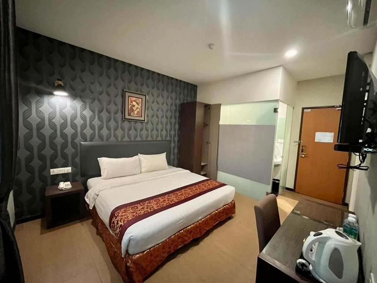 Deluxe King Bed