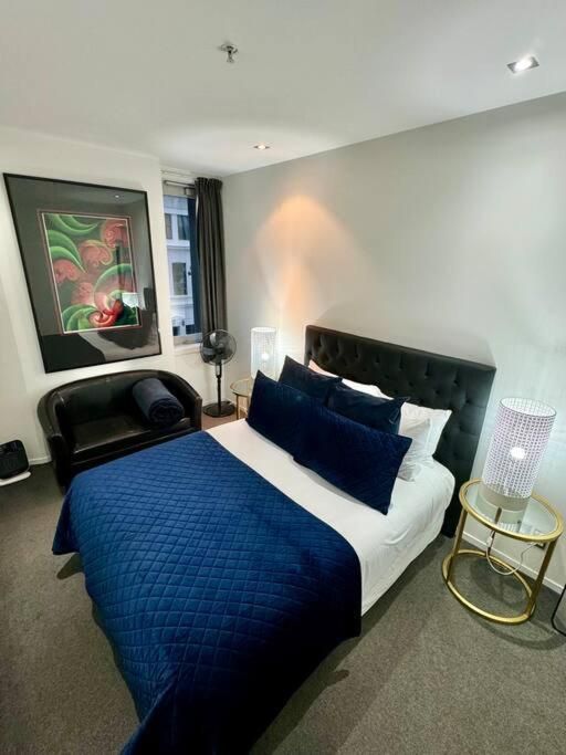 One-Bedroom Deluxe Apartment