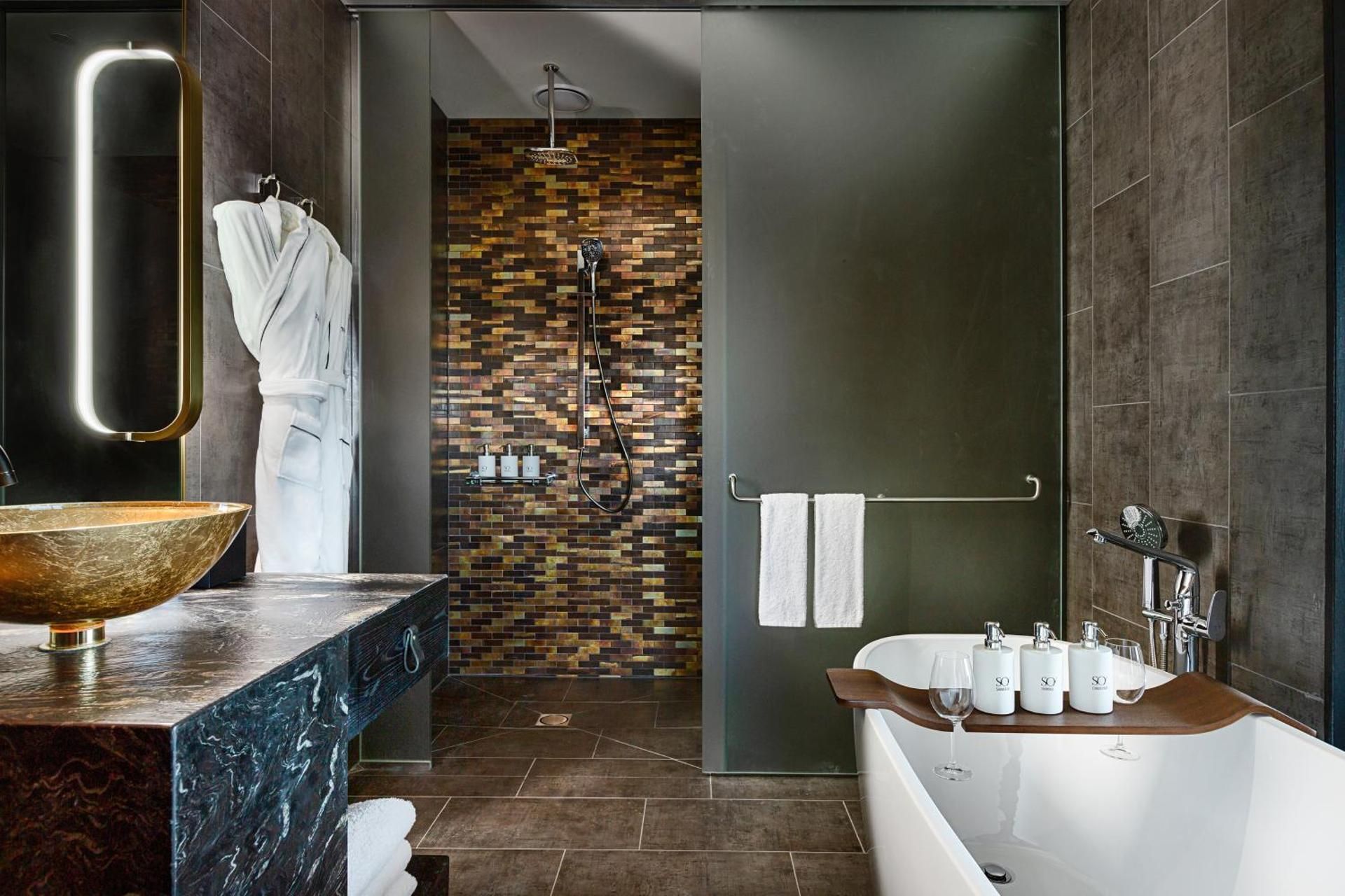 Loft King Suite with Club Signature Access