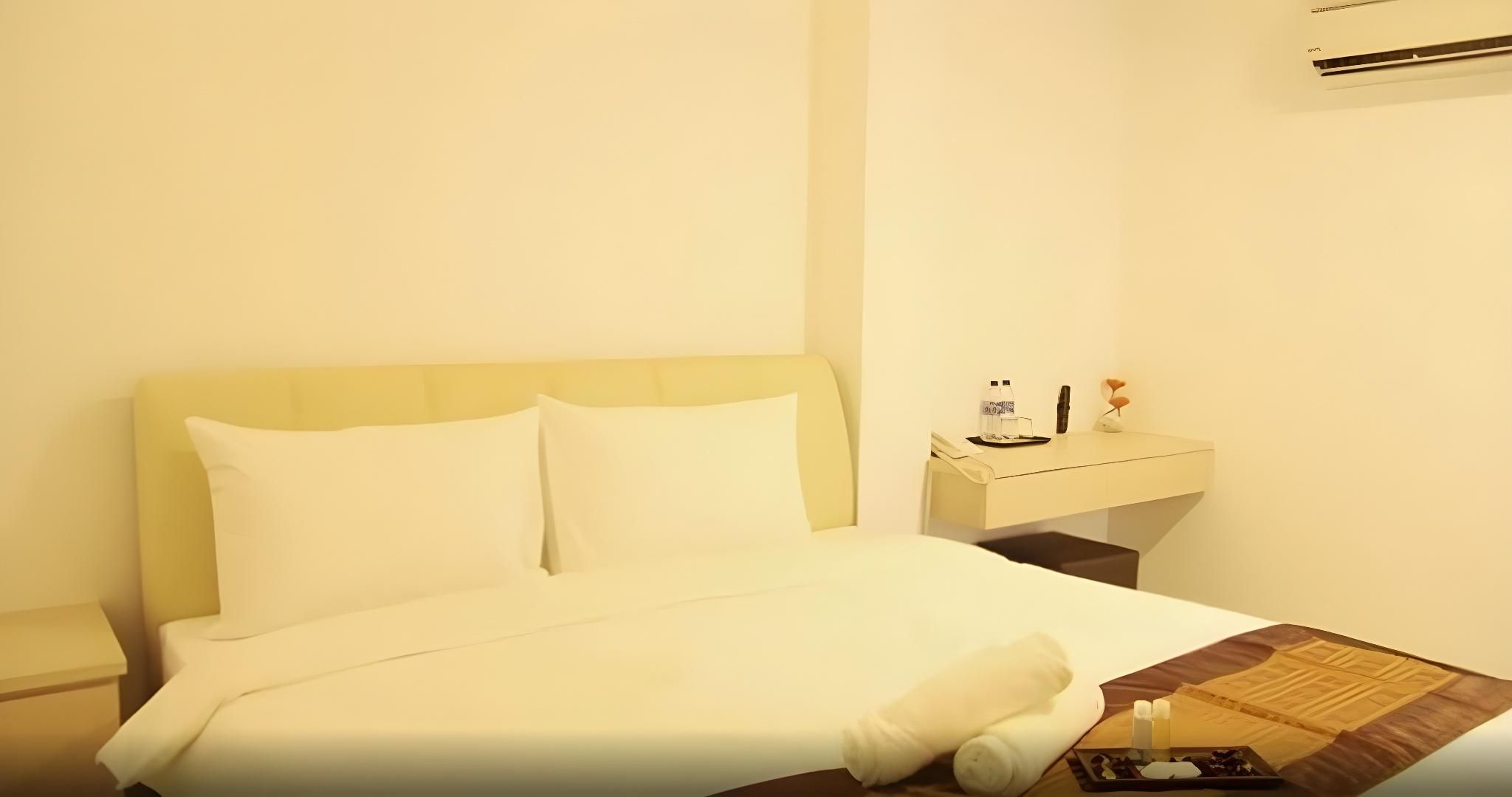 Standard Queen Room