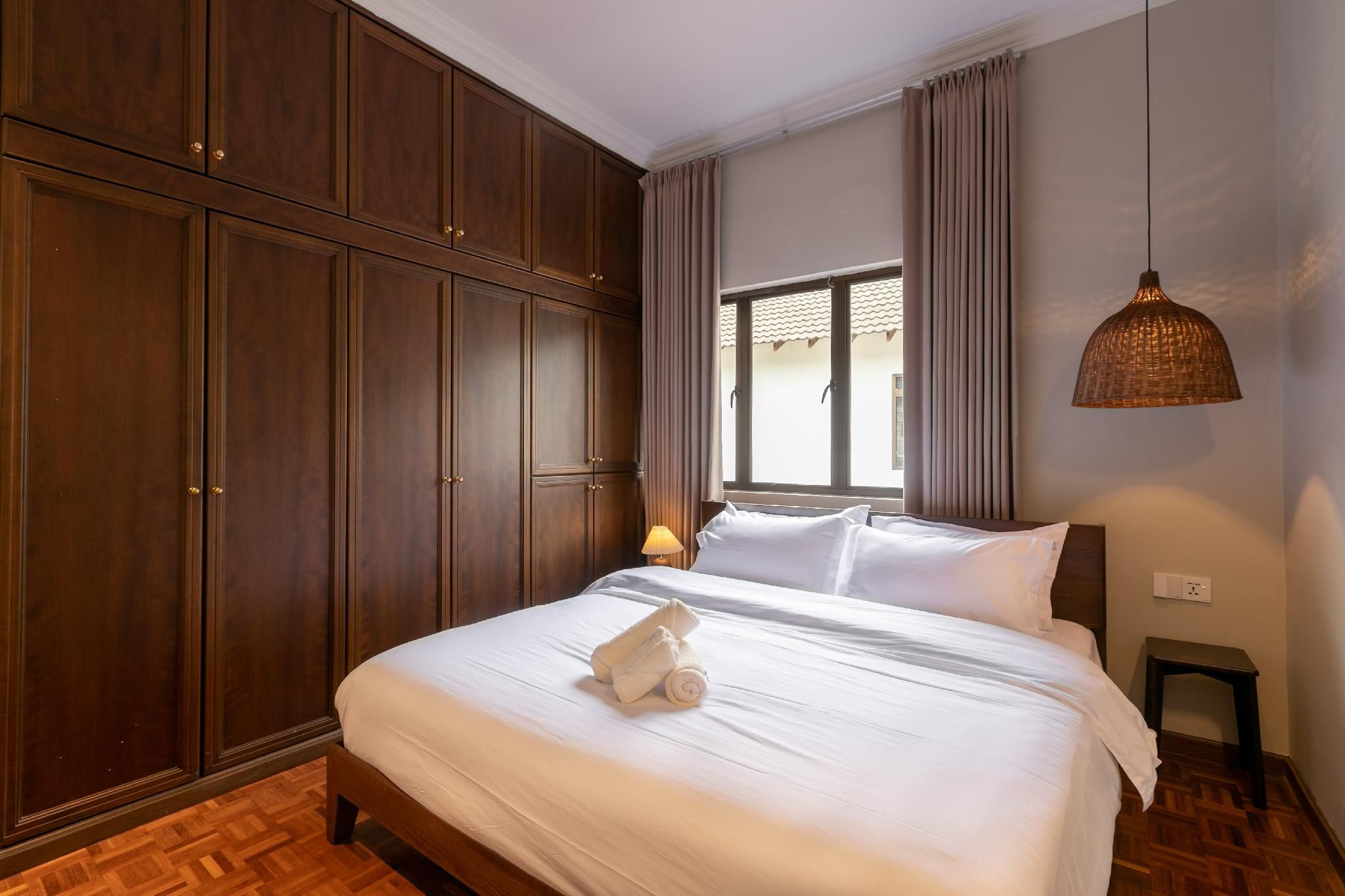 Standard Room with King Bed