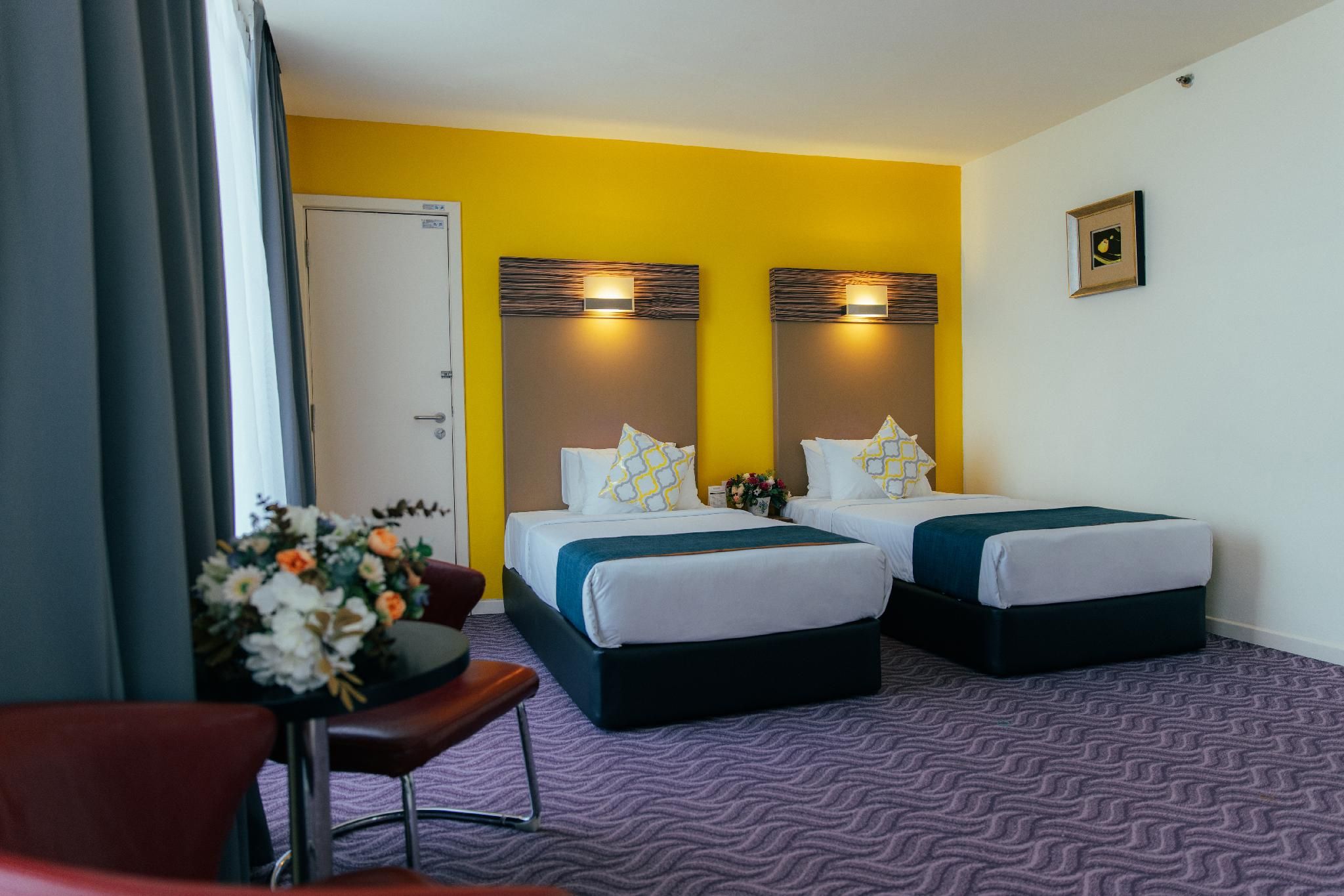Premier Deluxe River View Twin Room