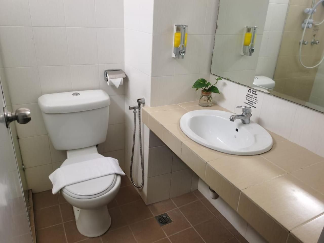 Lovita Hotel Kuantan Deluxe Twin Rooms 3