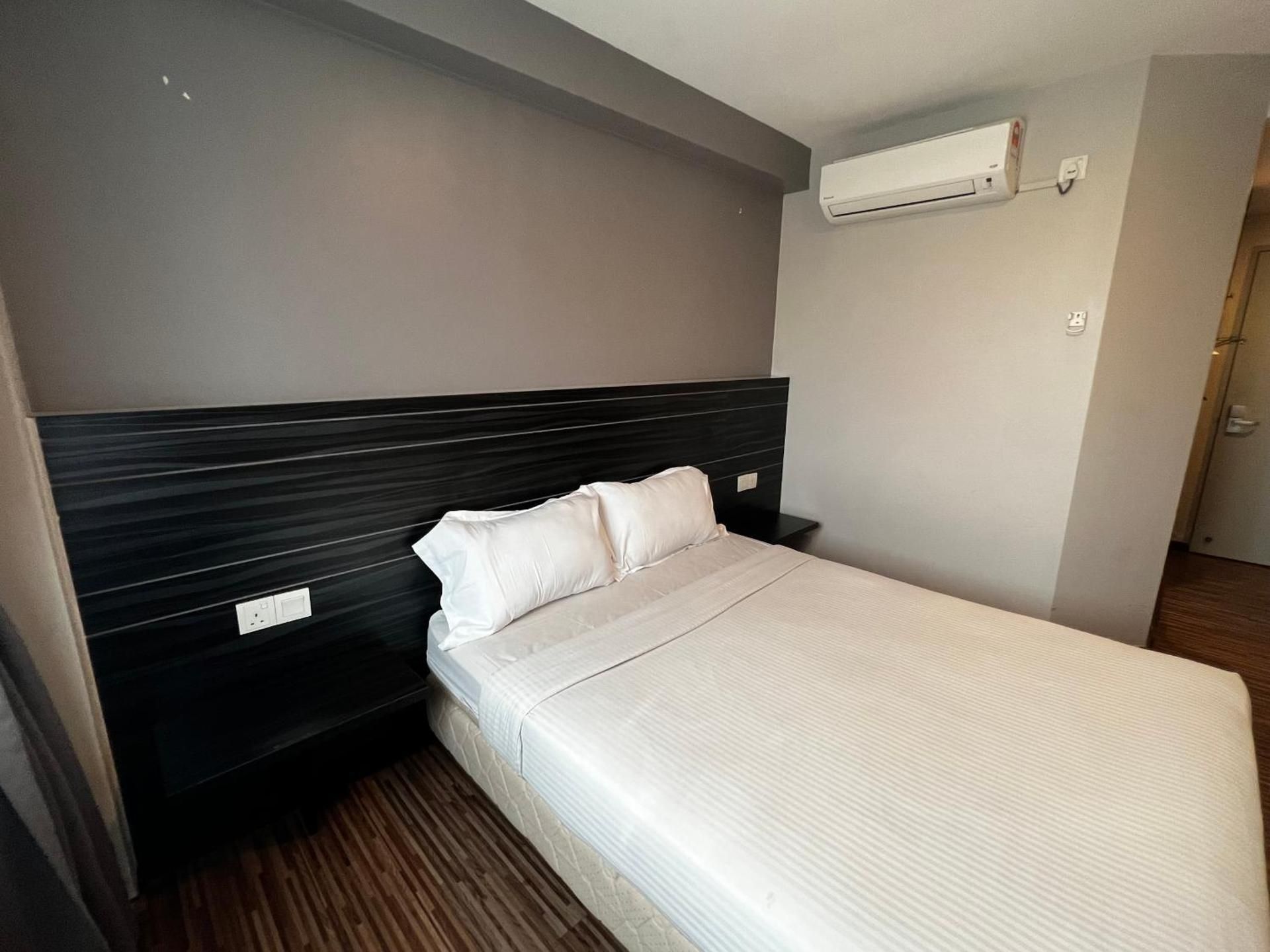 Standard Double Bed