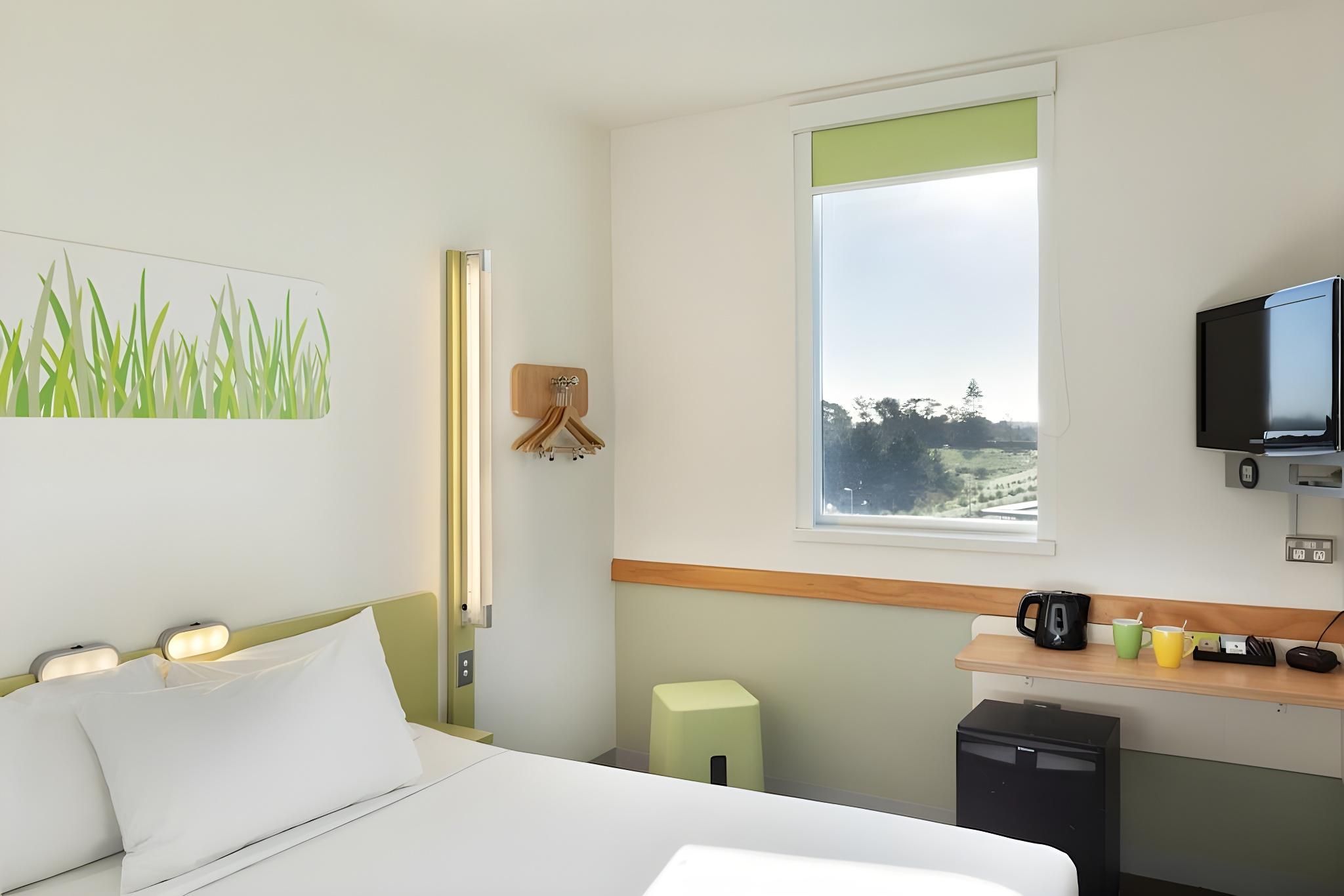 Standard King Room with One King-Size Bed